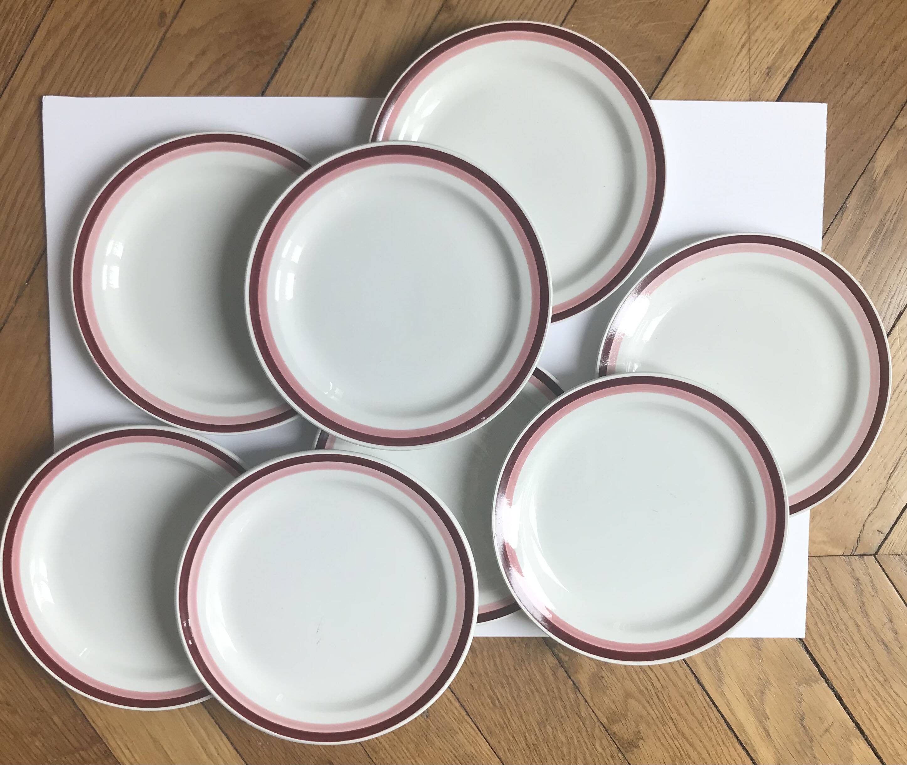 8 HBCM Montereau dinner plates