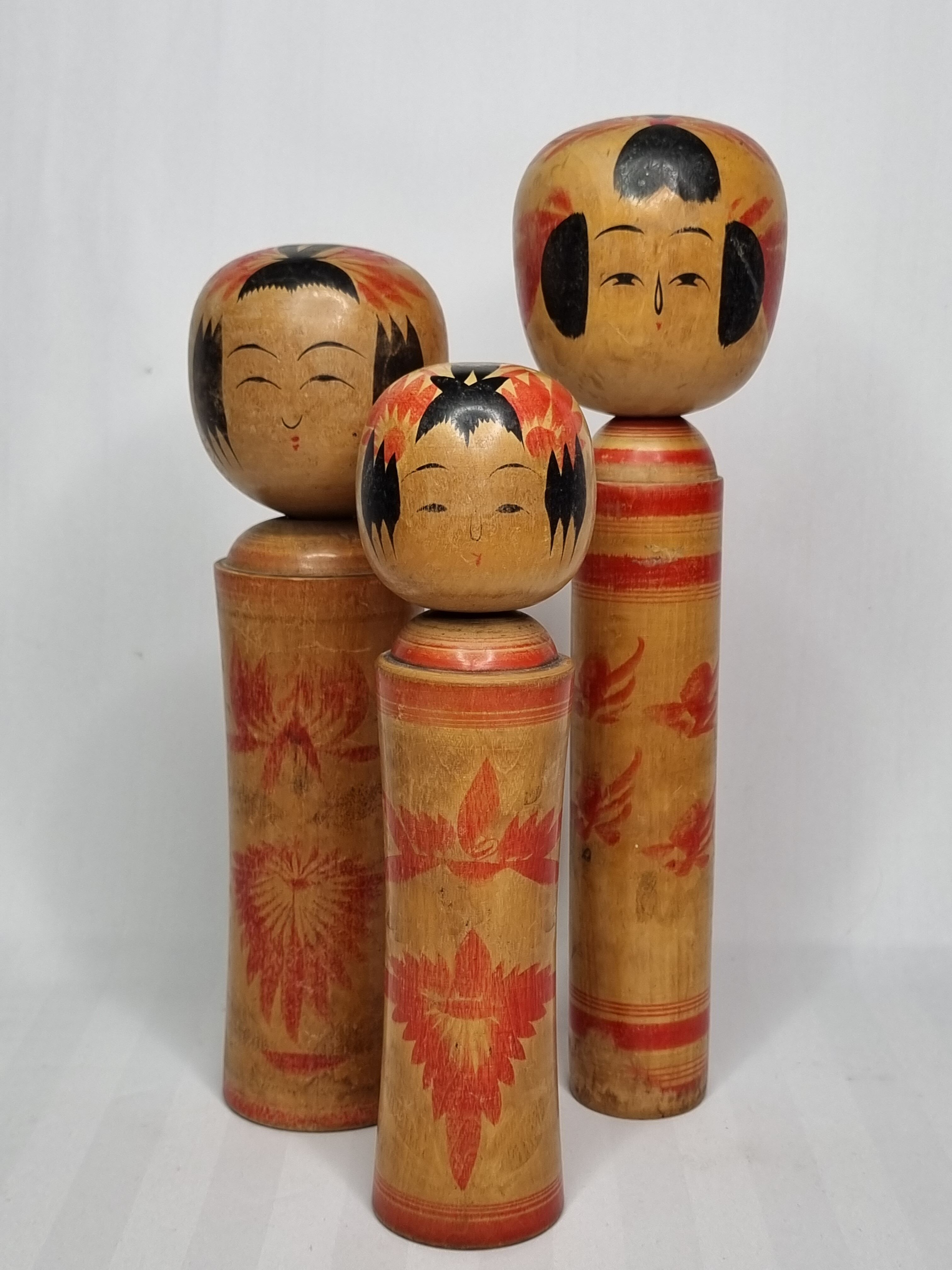 Set of three Kokeshi family dolls, vintage, 32 cm