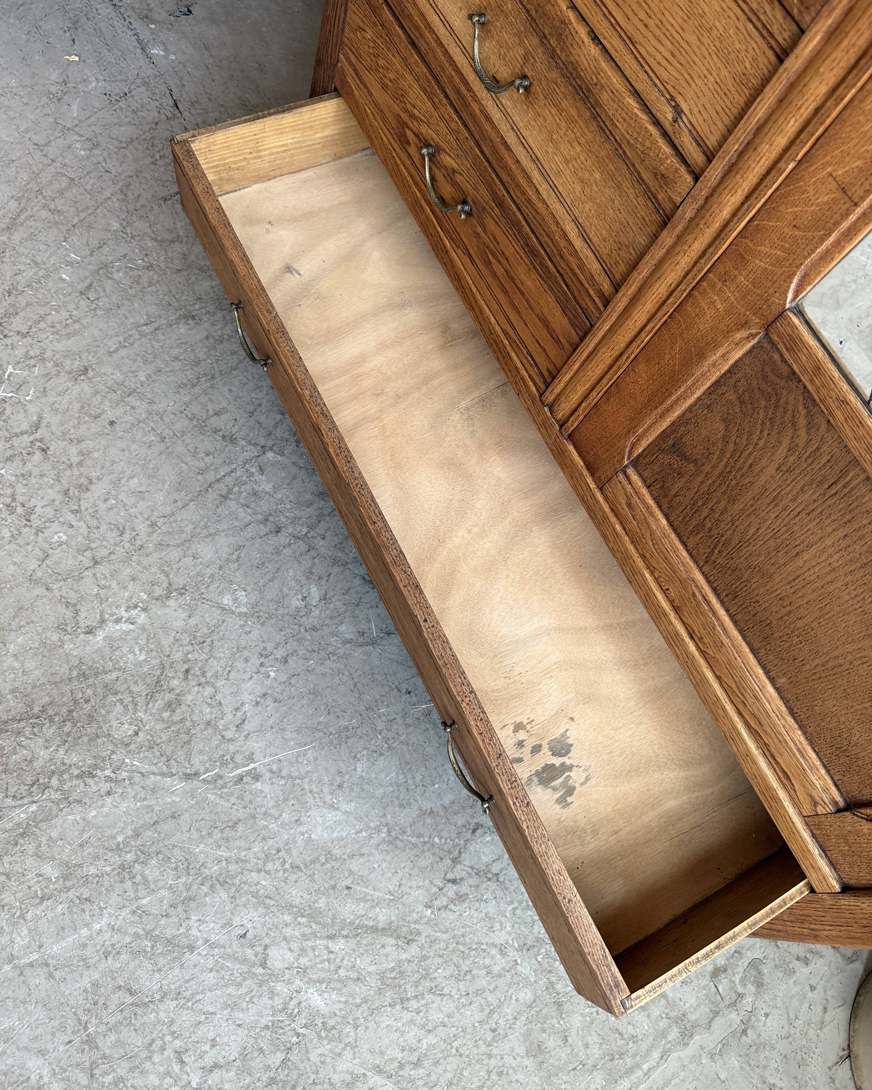Armoire Art Déco en chêne (rénovée)