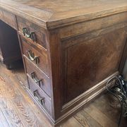 Bureau de ministre à caissons