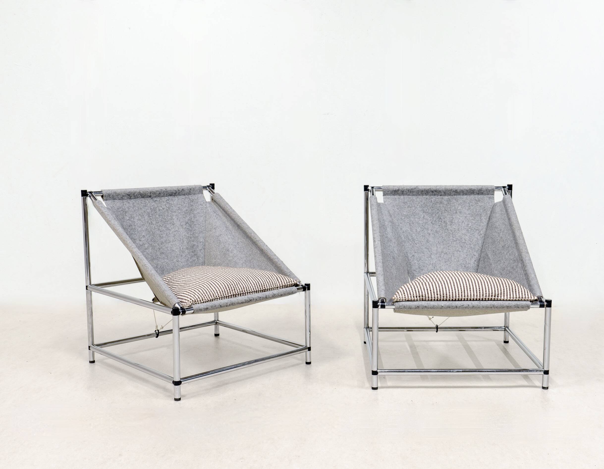 Paire de fauteuils. italie, années 90.