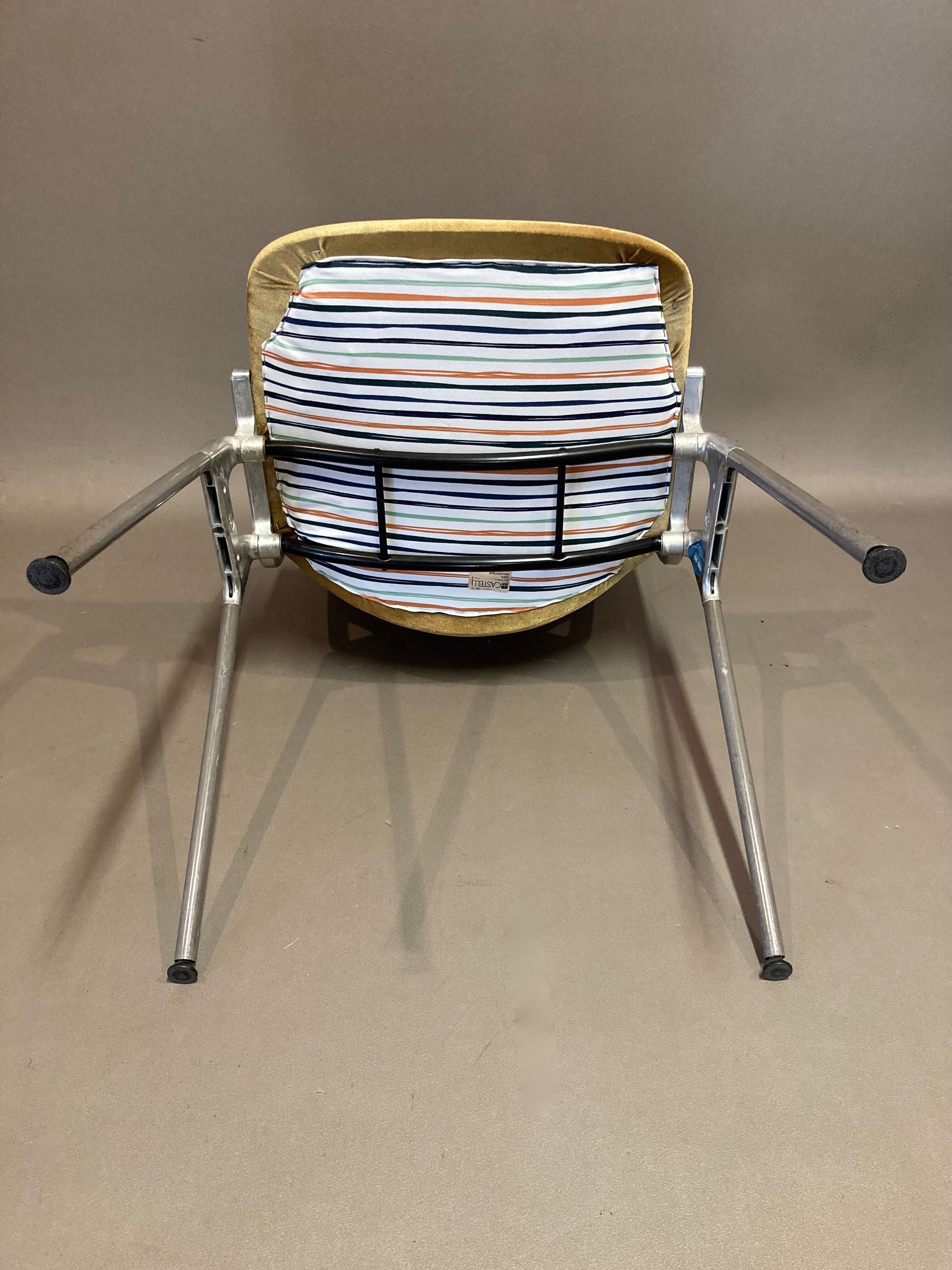 Suite of 4 chairs by Giancarlo Piretti