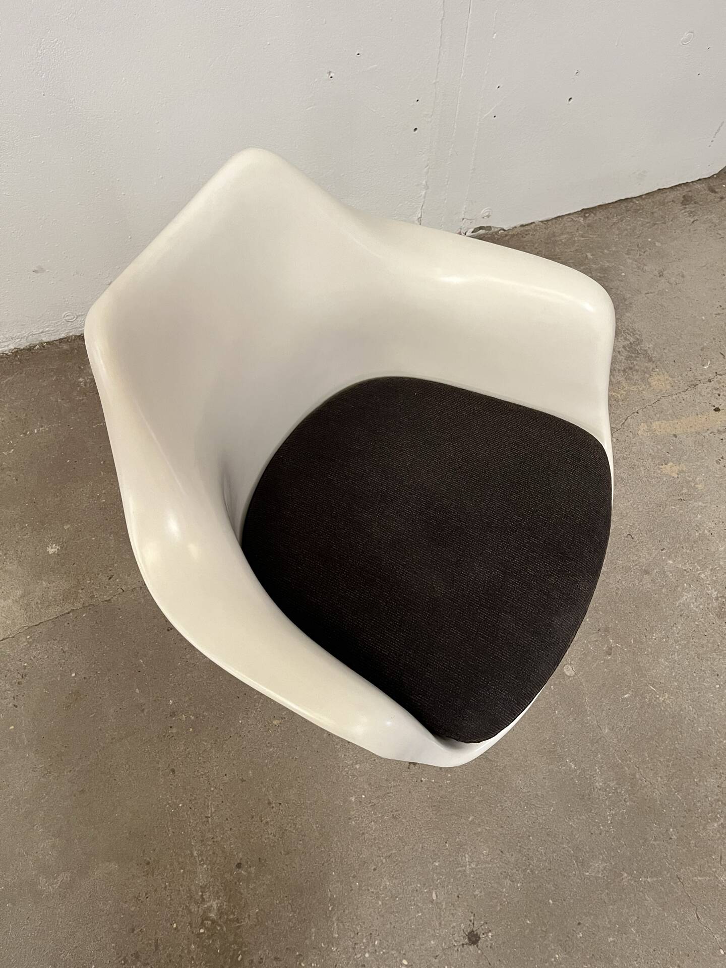 Pair of Tulip armchairs Saarinen Knoll