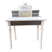 Small old romantic style desk
