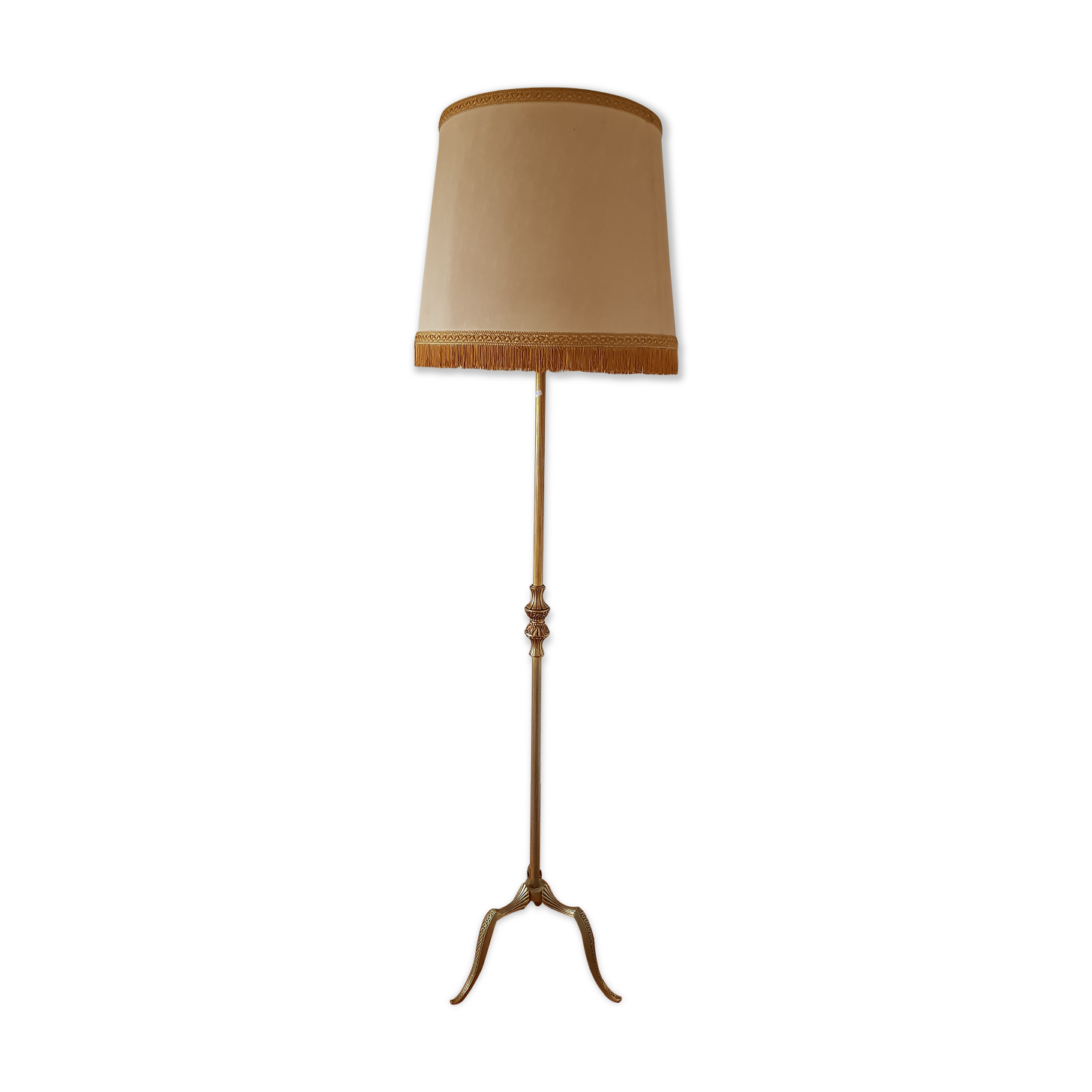 Authentic antique lamppost in gilded brass lampshade in fringed cream fabric
