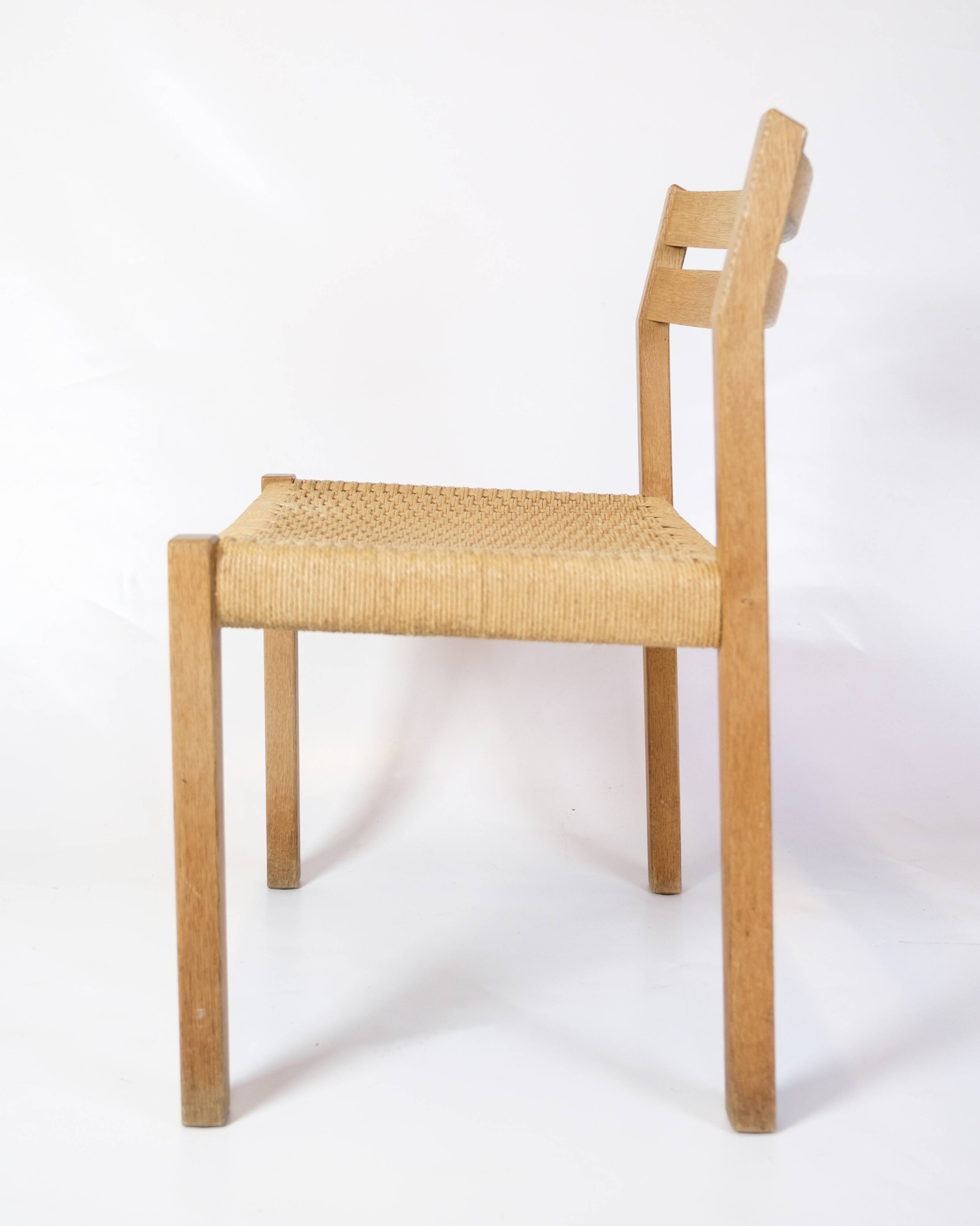 Ensemble de cinq chaises de salle à manger modèle 401 en chêne par Jørgen H. Møller