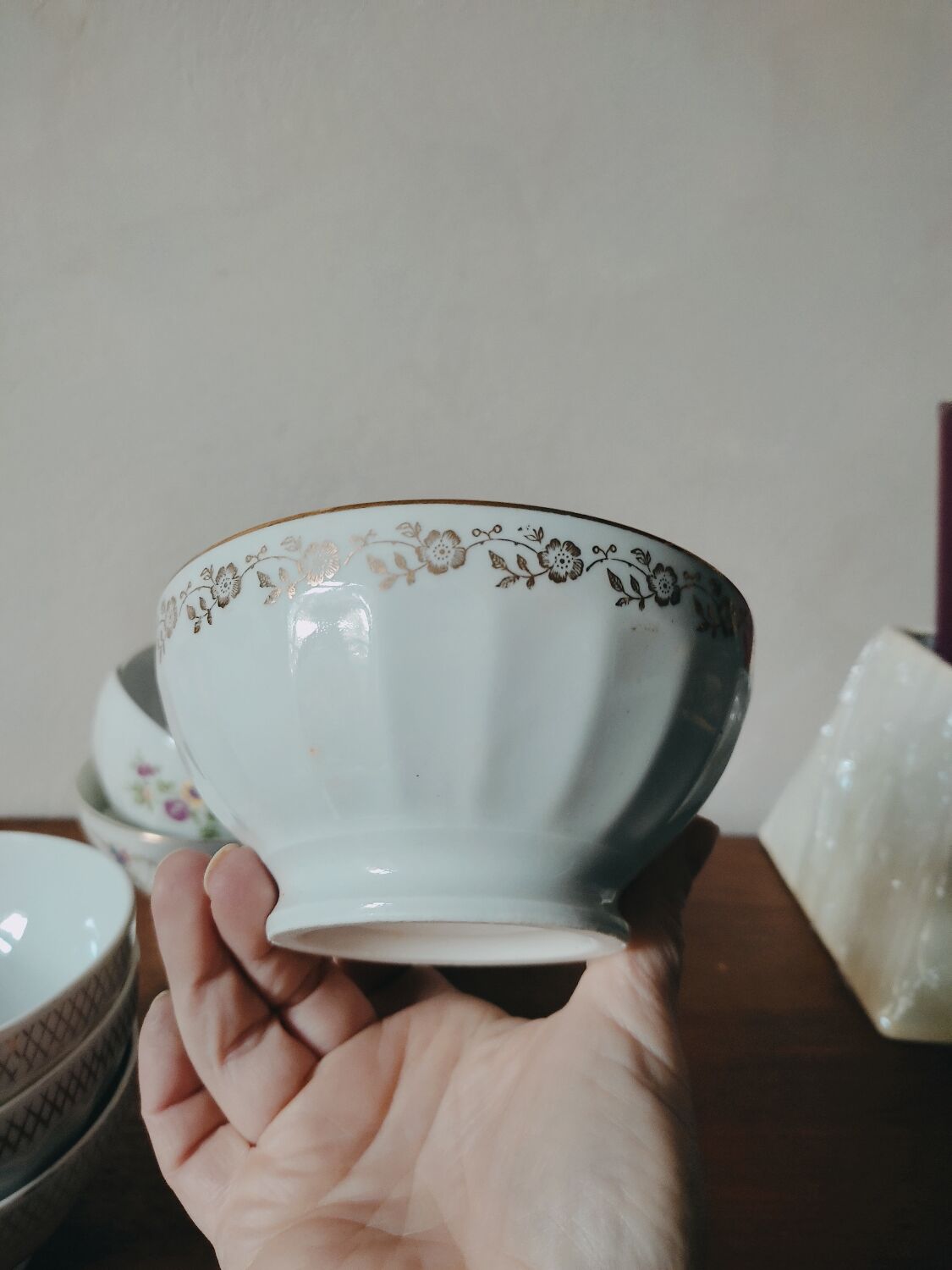 7 mismatched porcelain rib bowls