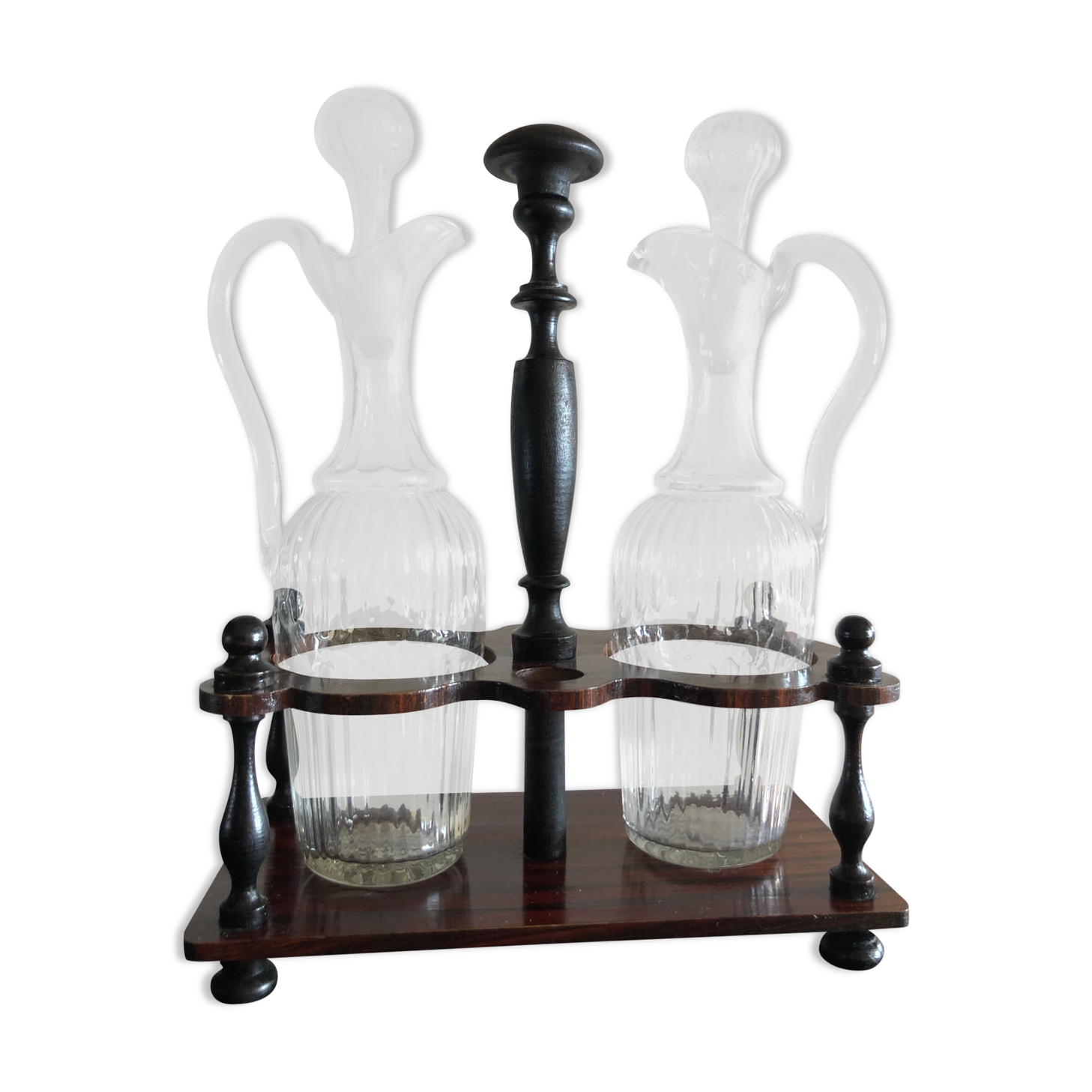 19th oil and vinegar service