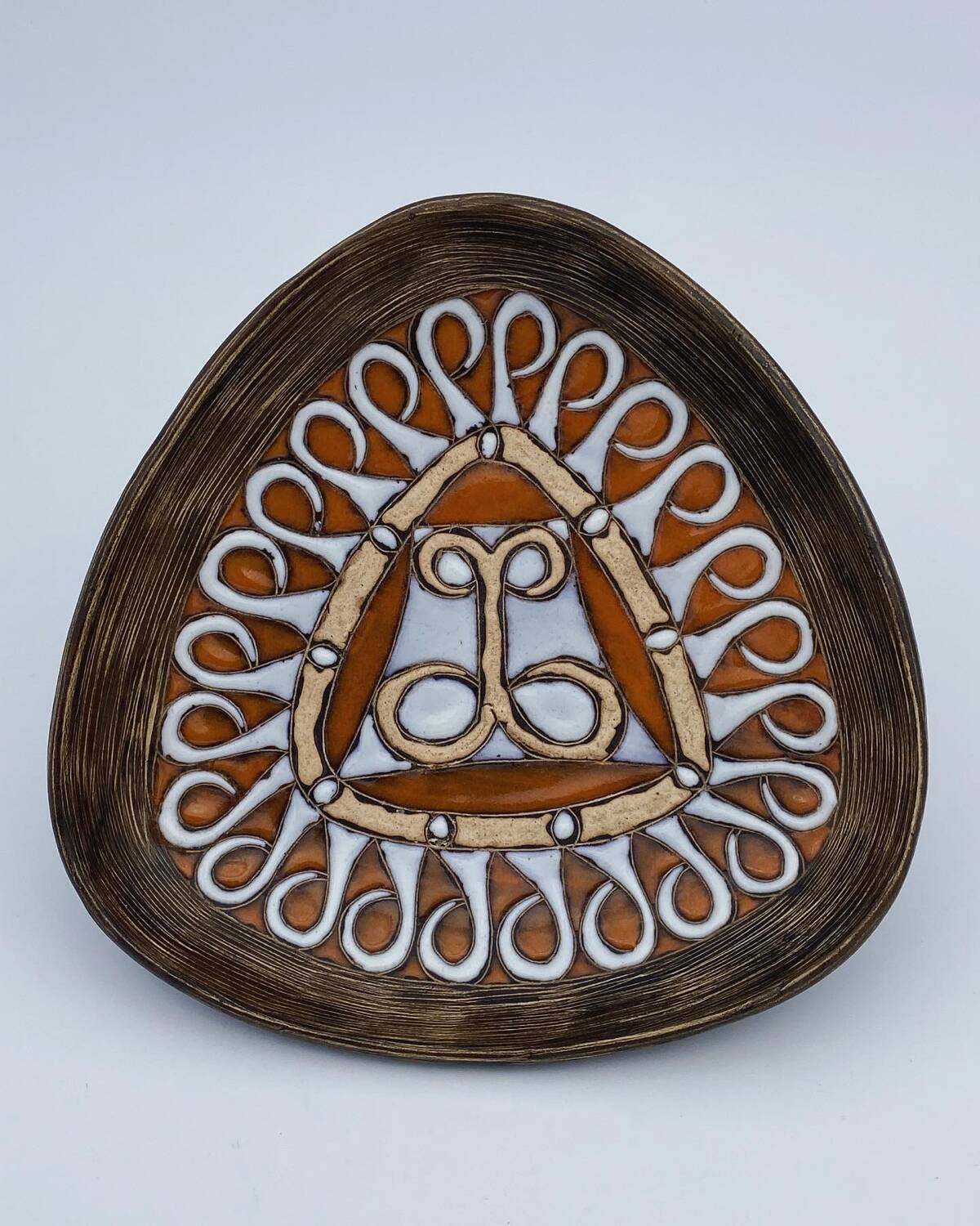 Triangular shaped cup - jean de lespinasse