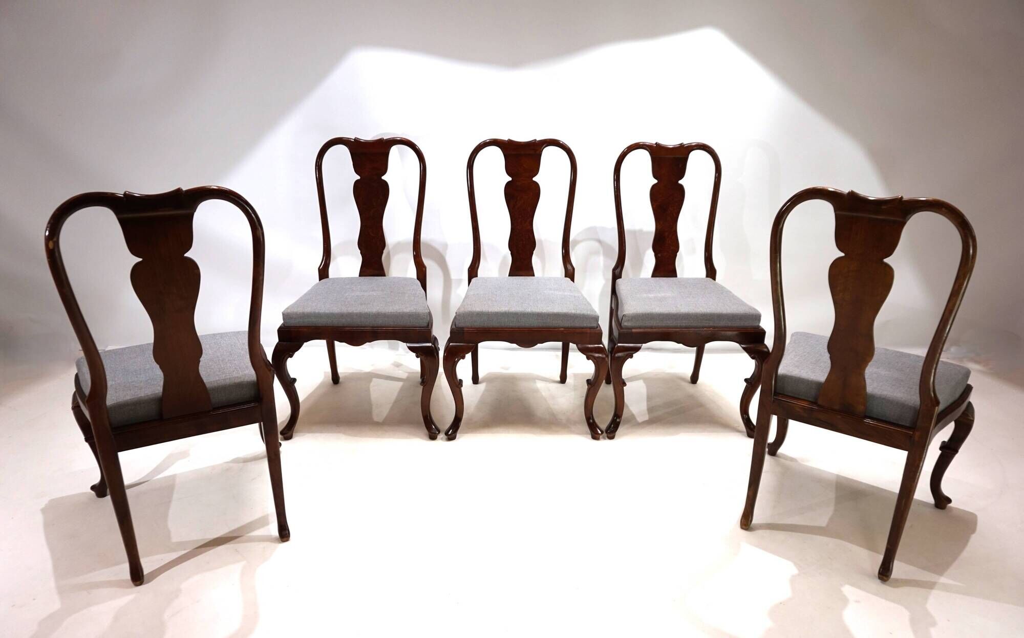 Lot de 5 chaises de salle à manger en acajou de style Reine Anne, 1920