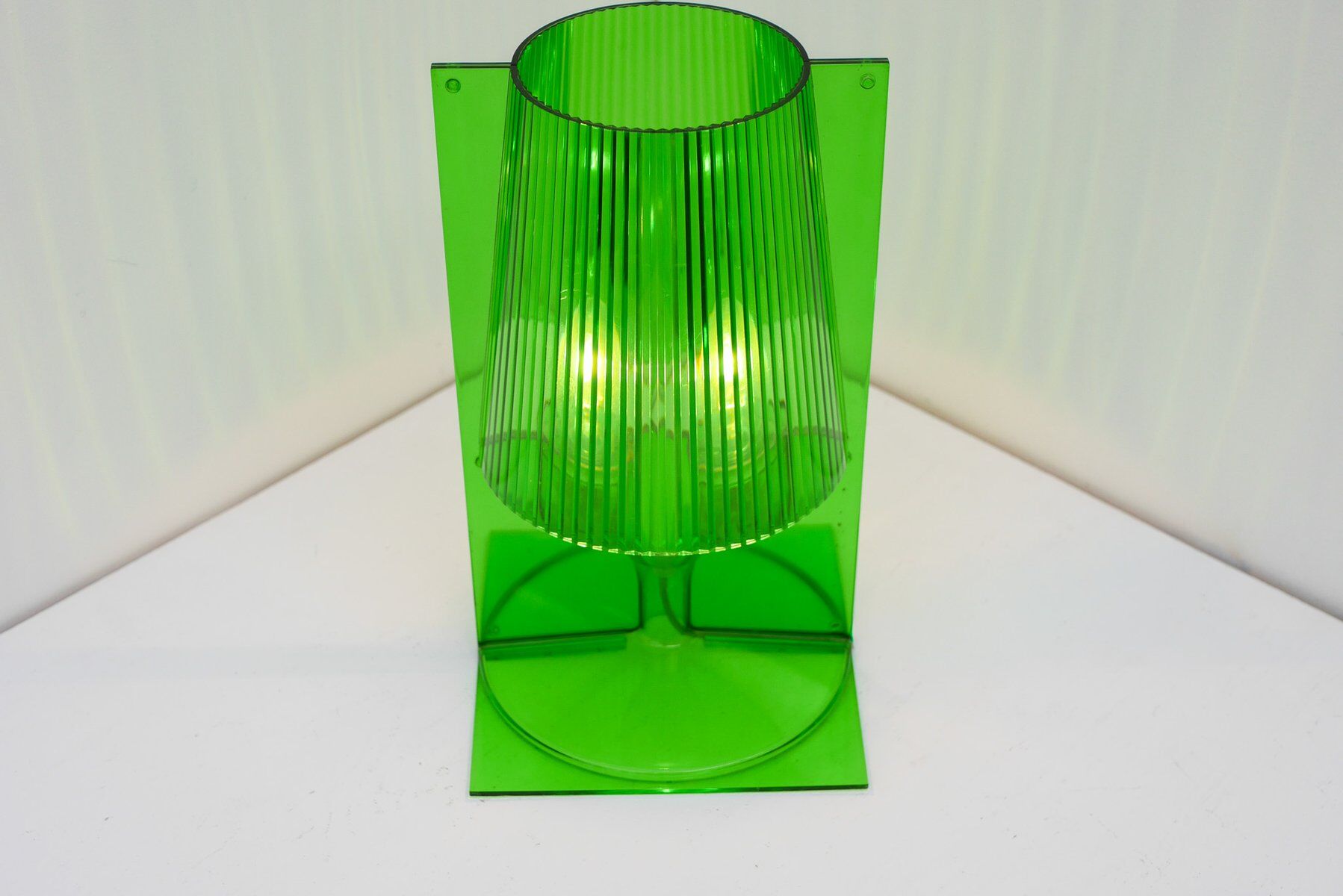 Lampe de table en polycarbonate transparent vert par Ferruccio Laviani pour Kartell, 2003.