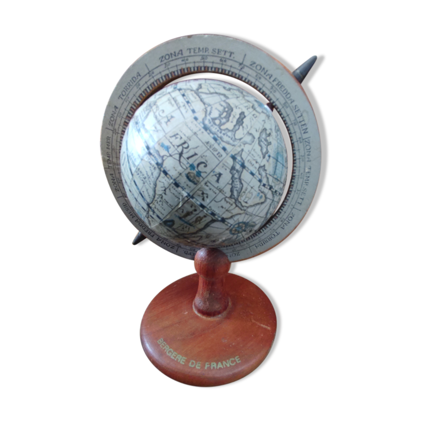 World map metal wood shepherdess of france