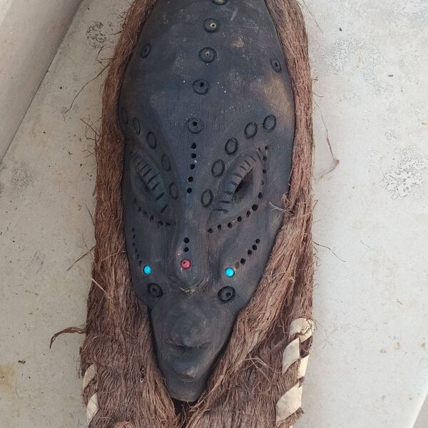 masque heaume de Nouvelle Guinée