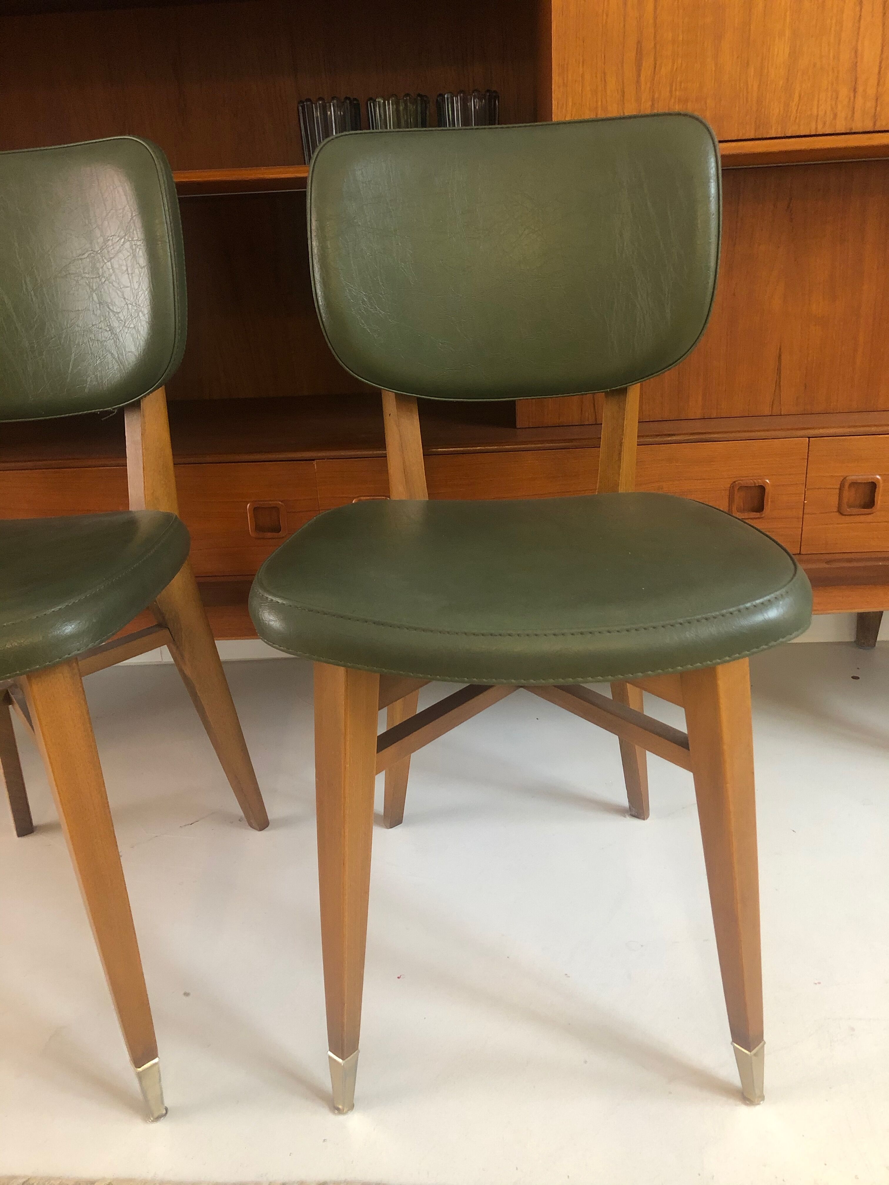 Lot de deux chaises vintage skai vert kaki