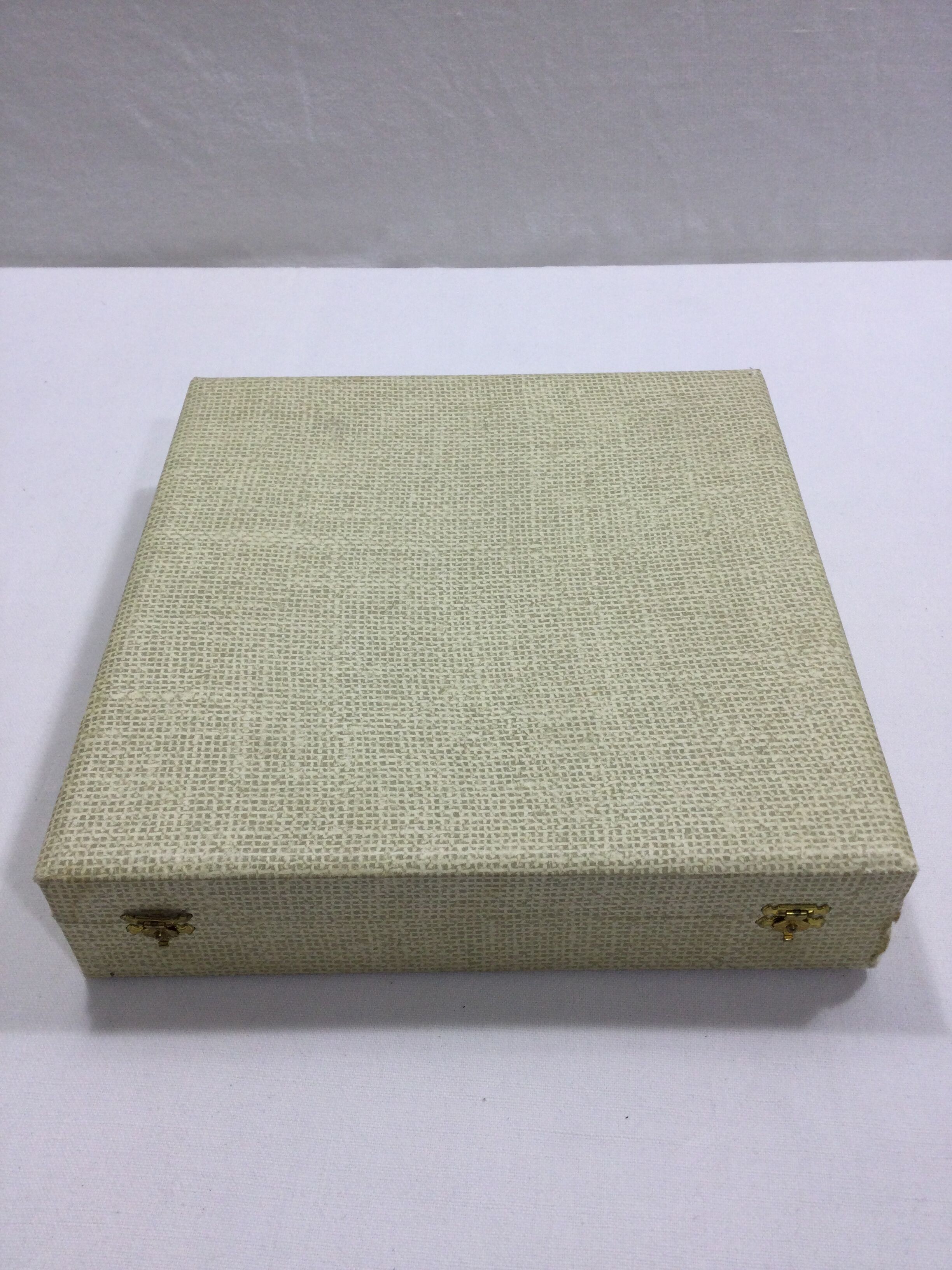 Francois Frionnet – 12 fish covers