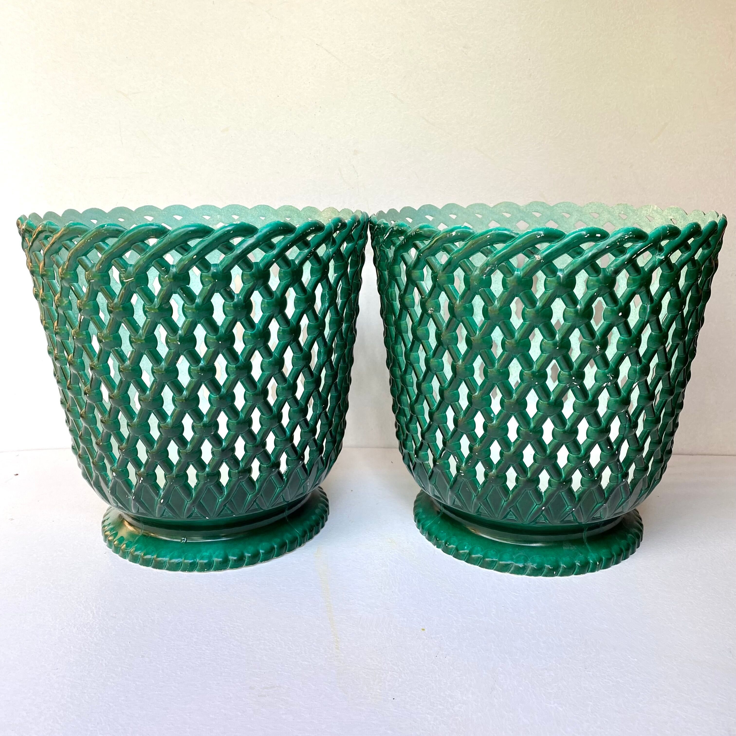 Jar covers in vintage Bakelite Syla