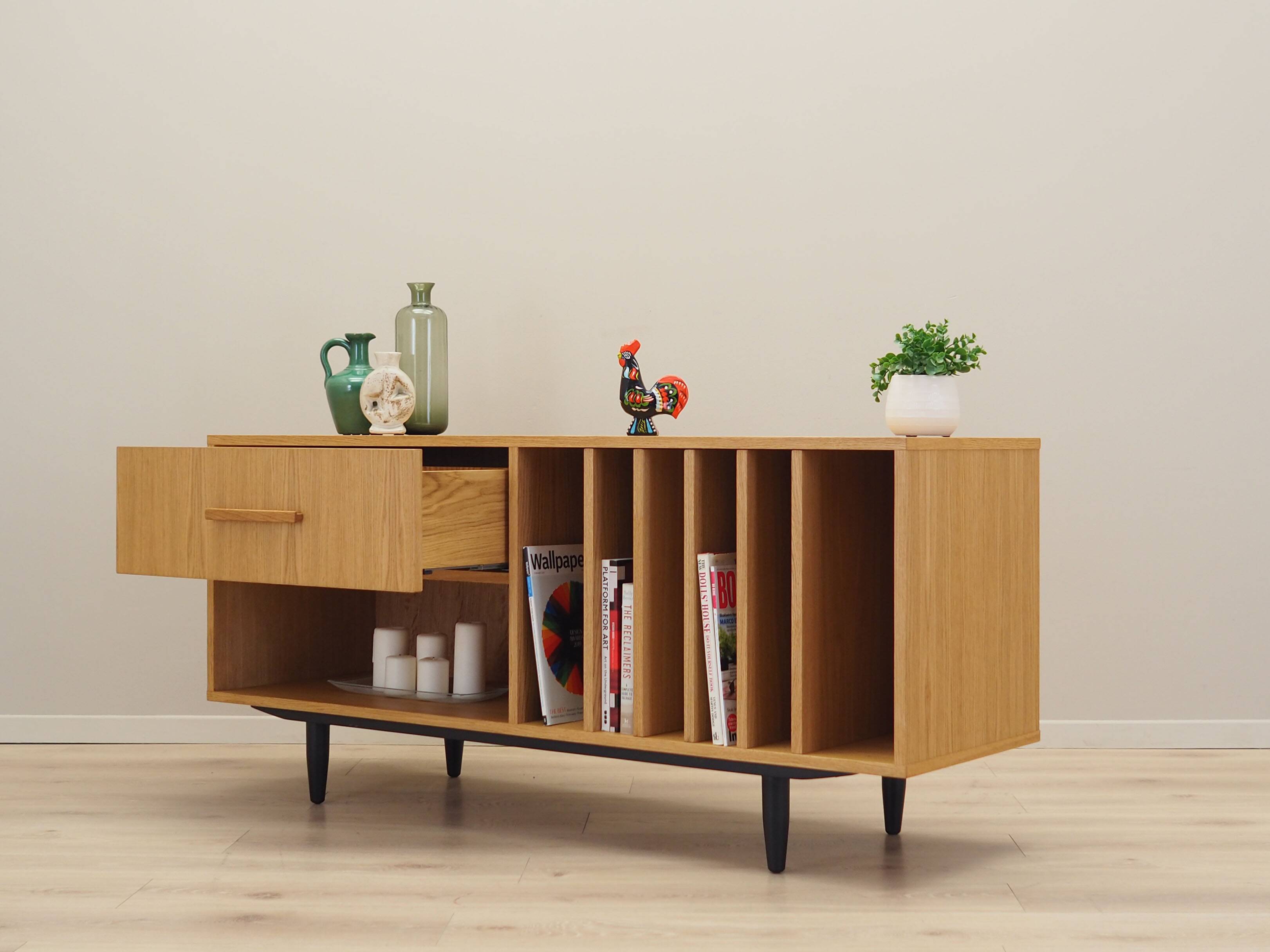 Commode à disques, design scandinave