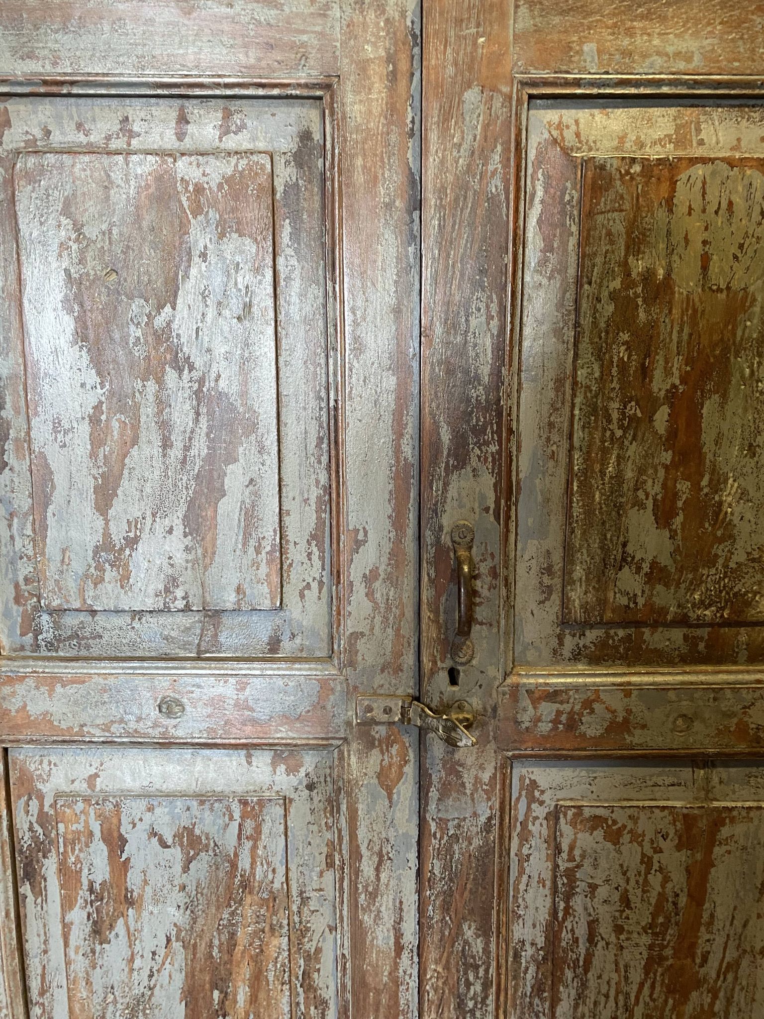 Wood cabinet