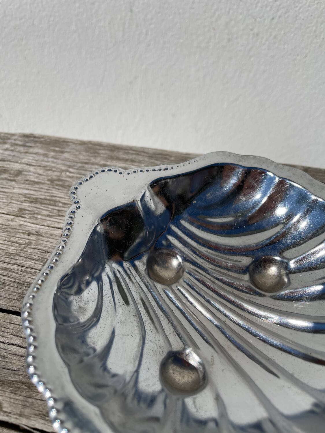 Silver-plated metal shell butter dish