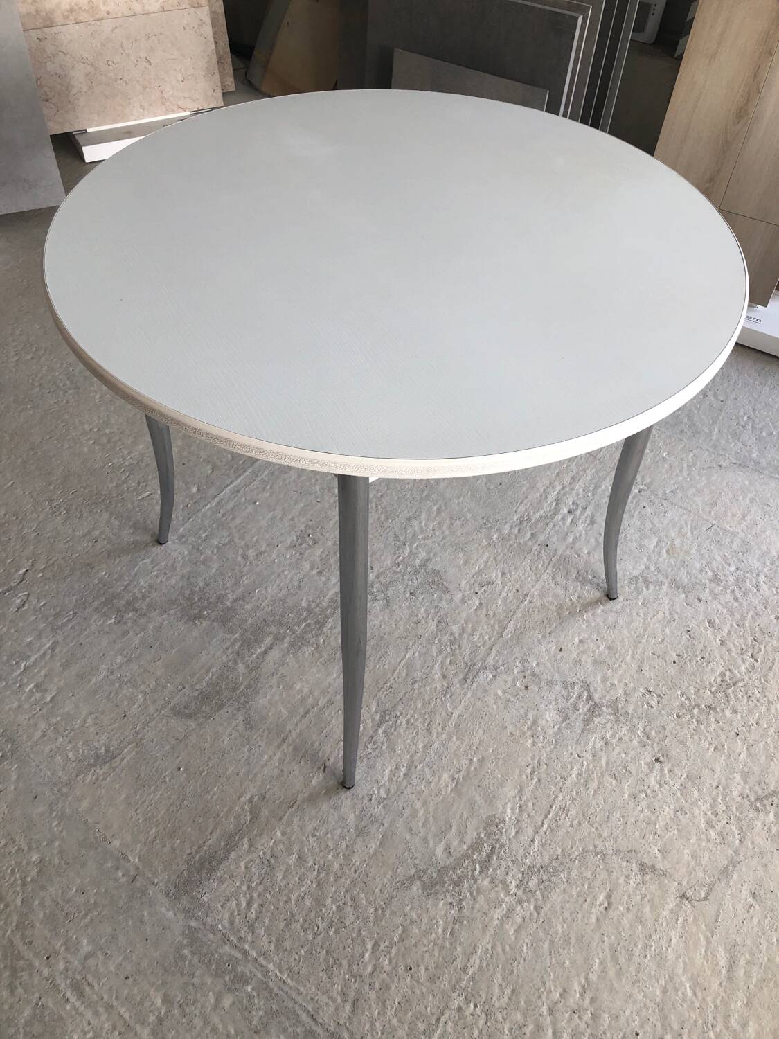 Vintage round table and 2 bistro chairs