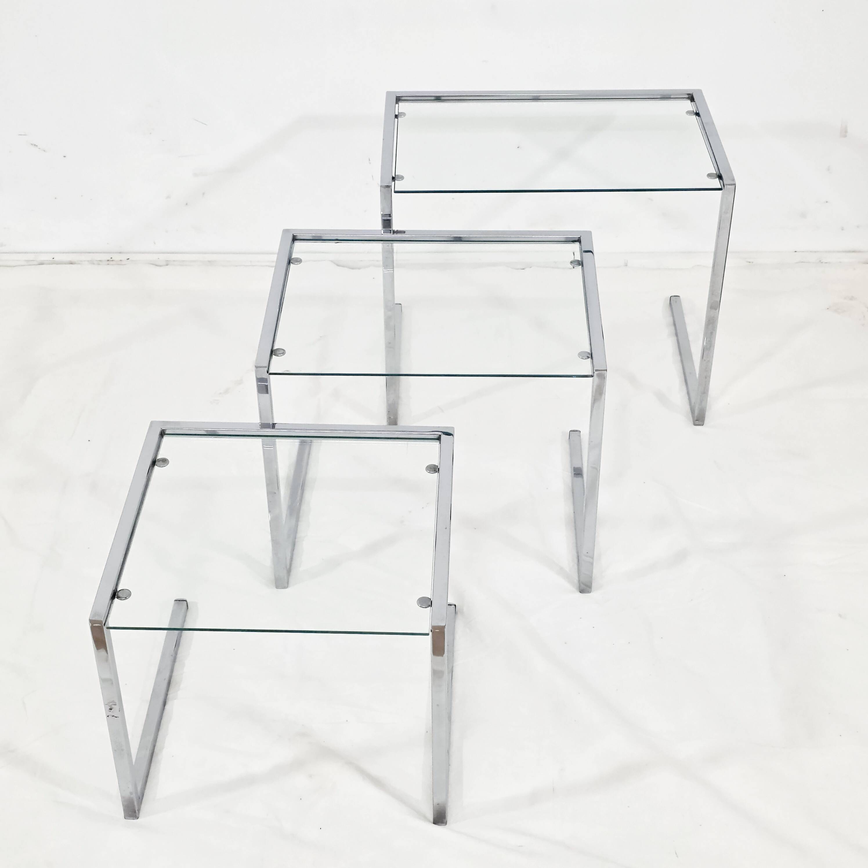 Tables gigognes en chrome– Design des années 1970
