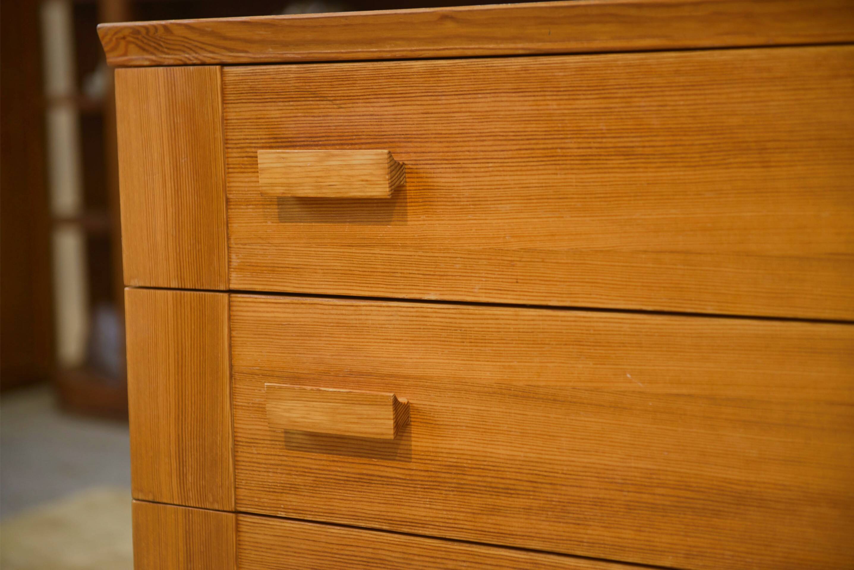 Commode en placage de pin des années 1980