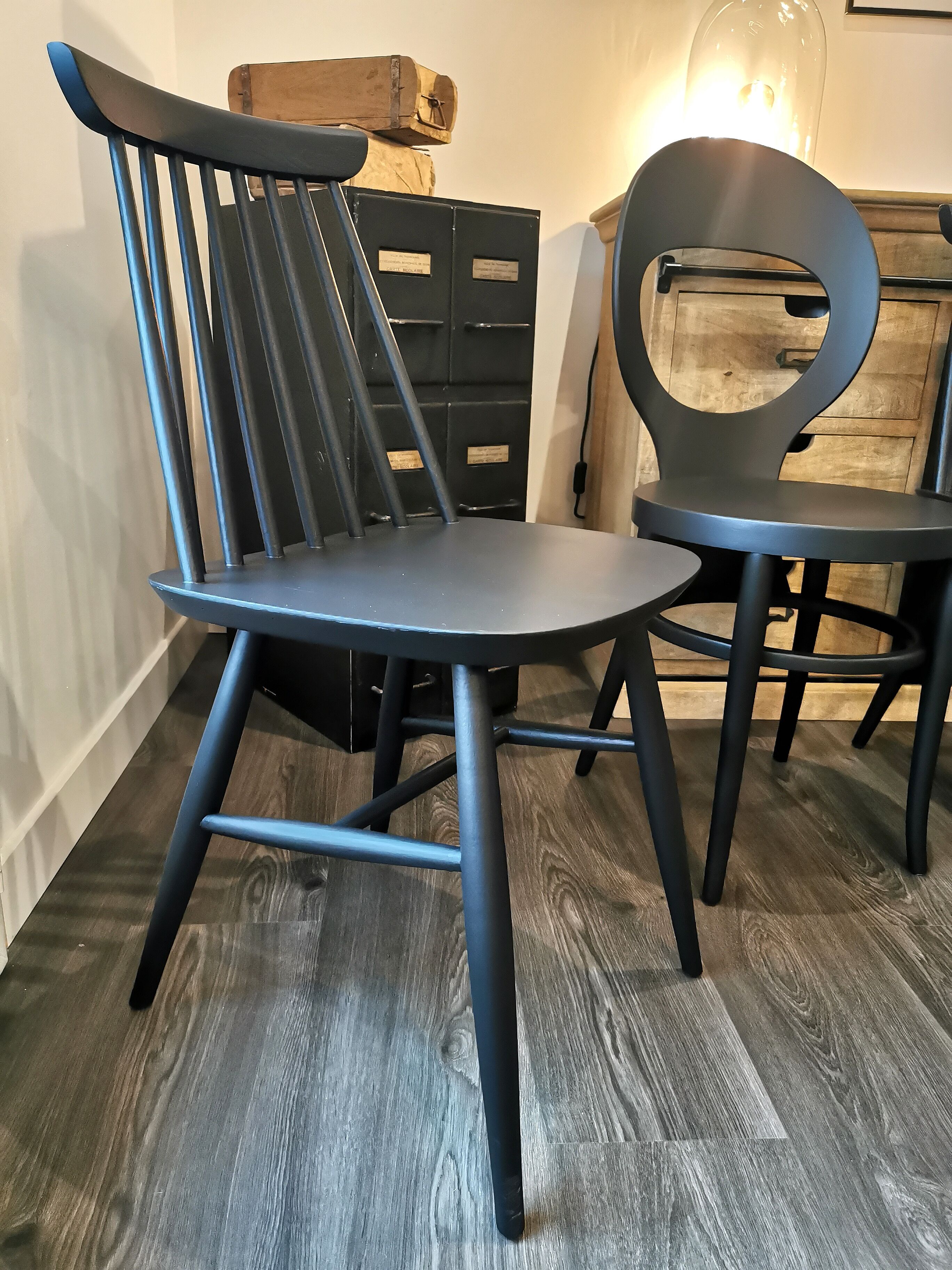 Series of 6 mismatched bistro chairs Baumann and Gizycko