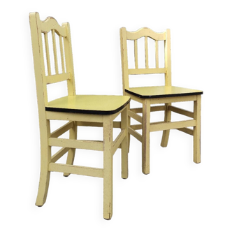 Pair of chairs in wood and yellow formica