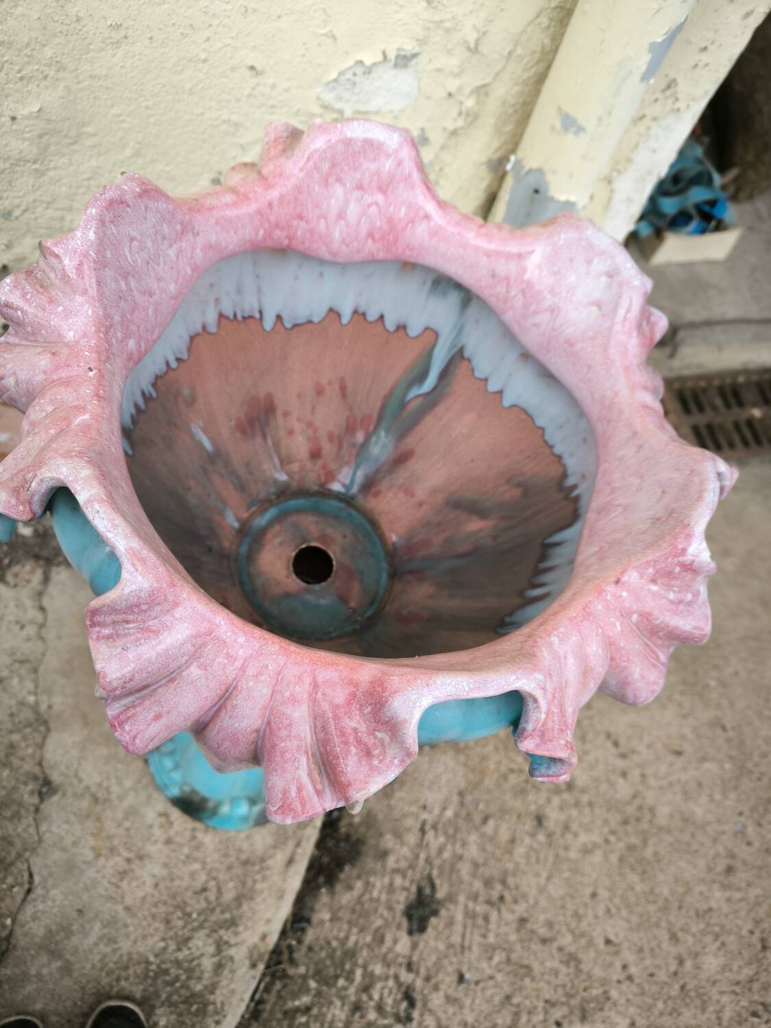 Vase and its ceramic pedestal by Delfin MASSIER circa 1890