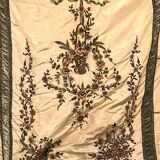 Bedspread converted into silk door with rich decorations embroidered in cinnamon, nineteenth