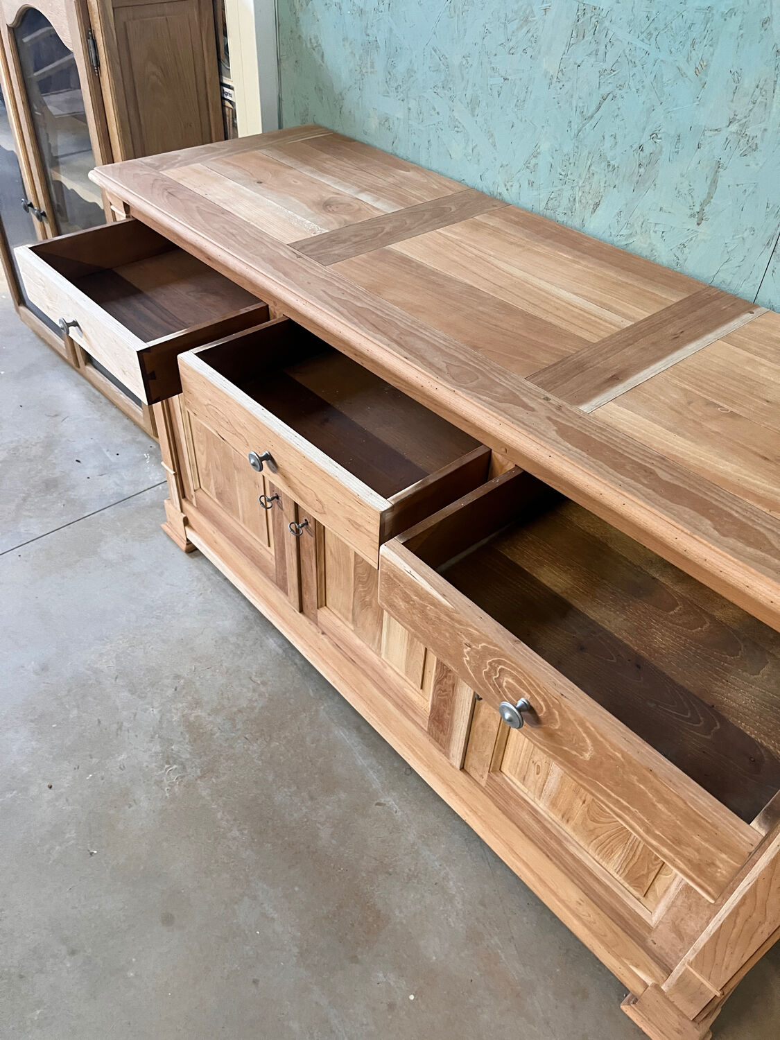 Bahut enfilade vintage en bois brut