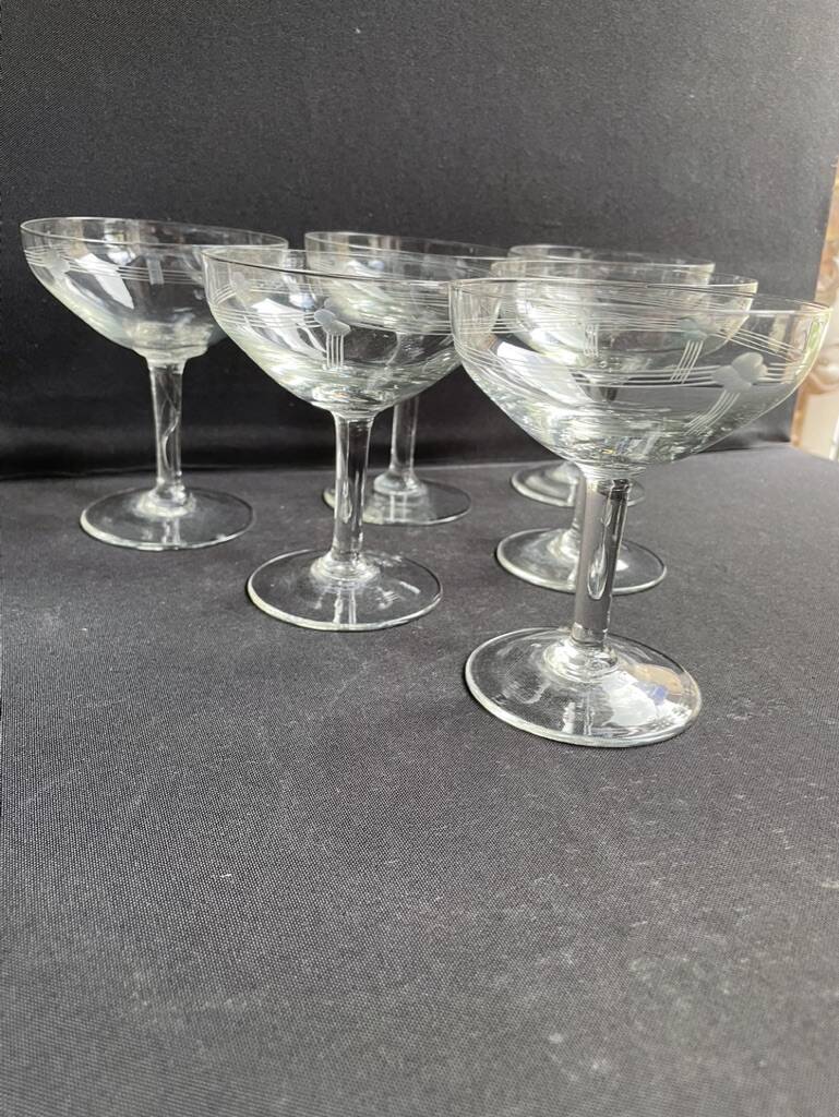6 engraved crystal champagne glasses – Art Deco