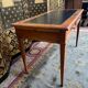 Bureau plein de style Louis XVI cuir noir