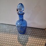 Petite carafe bleue