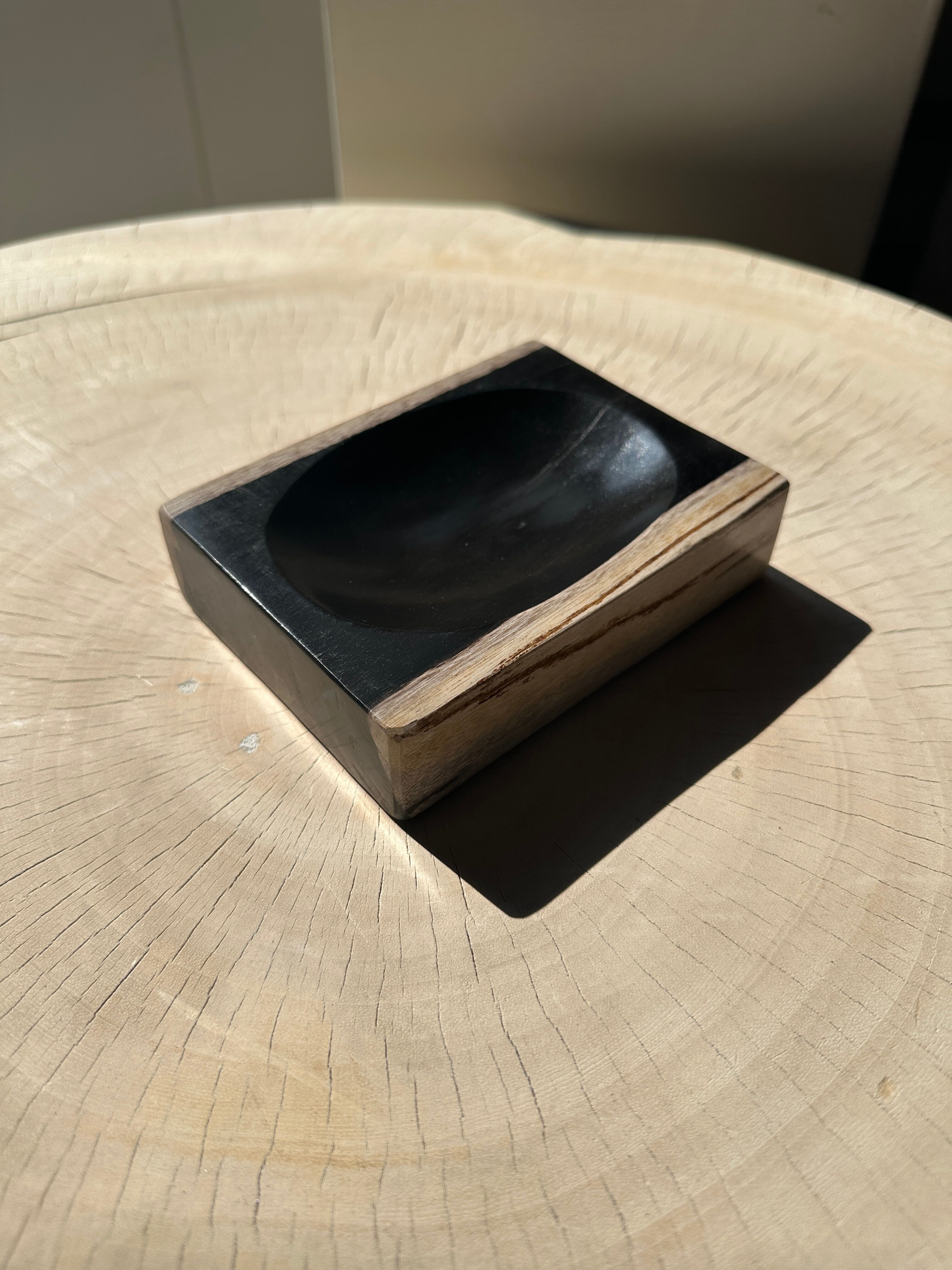 Porte savon en bois pétrifié bandes blanches de chaque côté