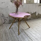 Table basse vintage en rotin rose