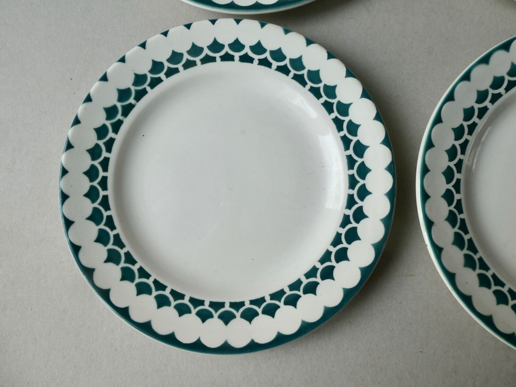 6 flat plates Digoin Sarreguemines France, décor Europe, years 30-40