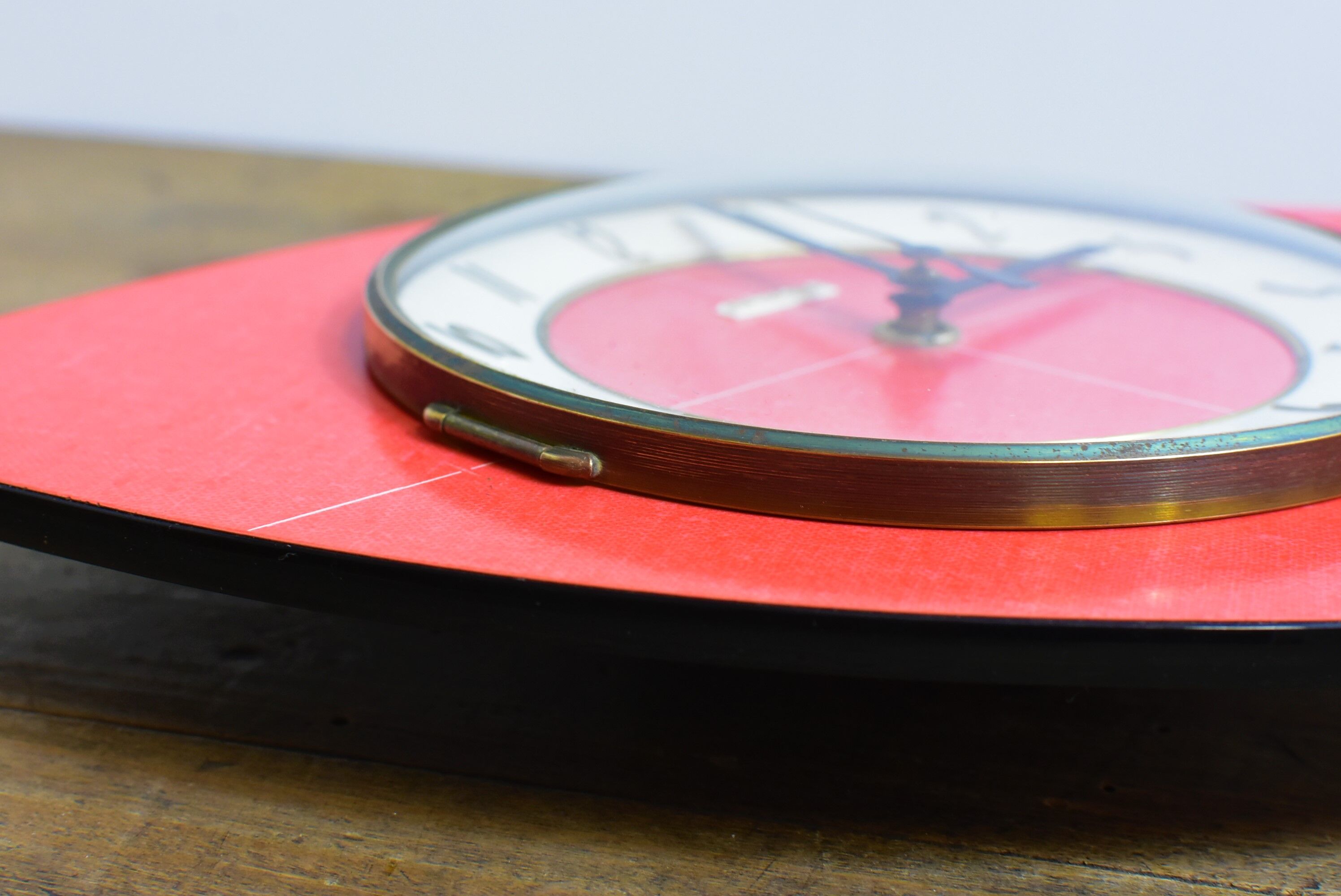 Bayard vintage red clock