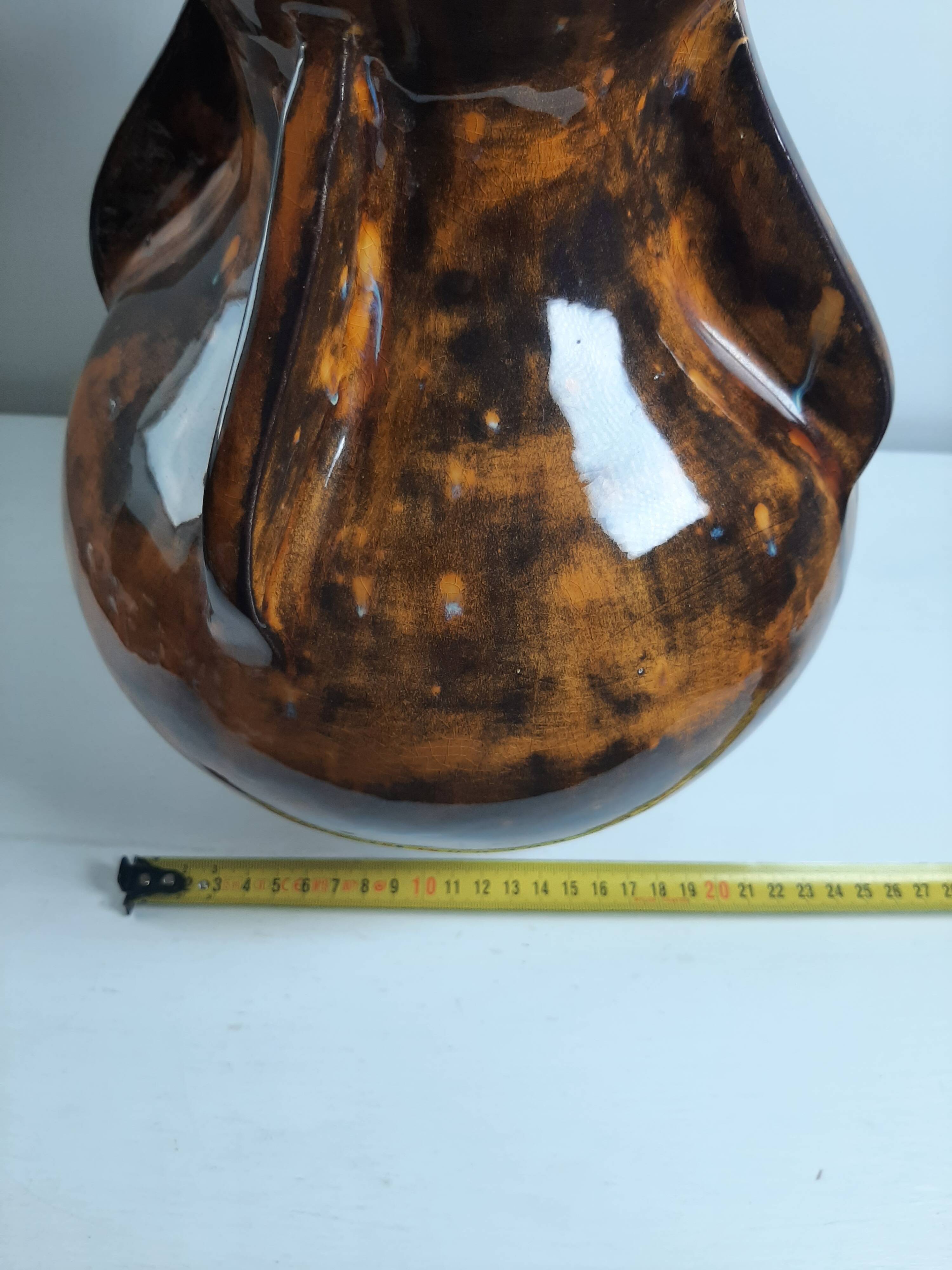 Large vintage vase in the shape of a propeller