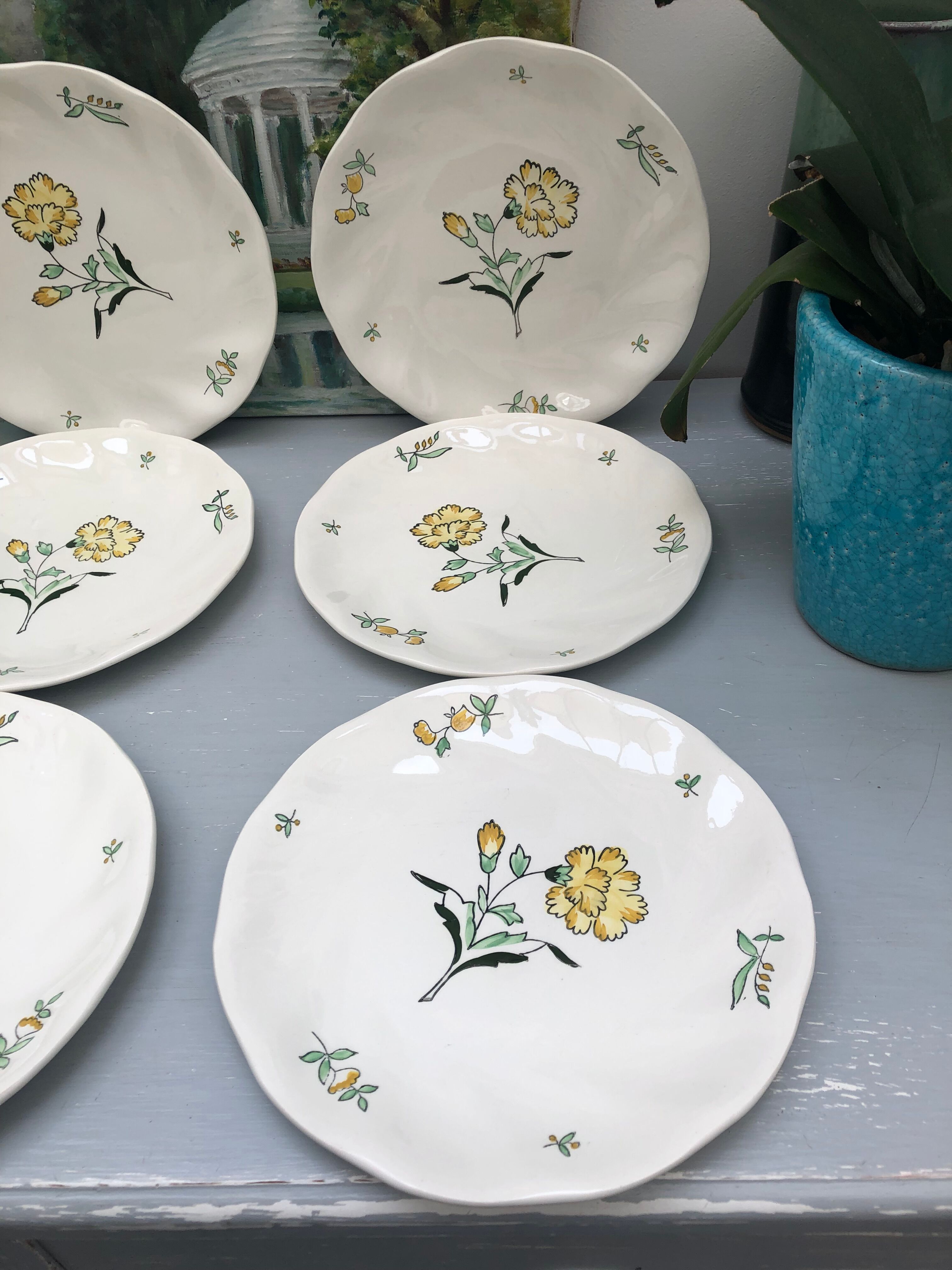 Lots of 6 flat plates model embrun, with floral motifs. Stamped Salins France