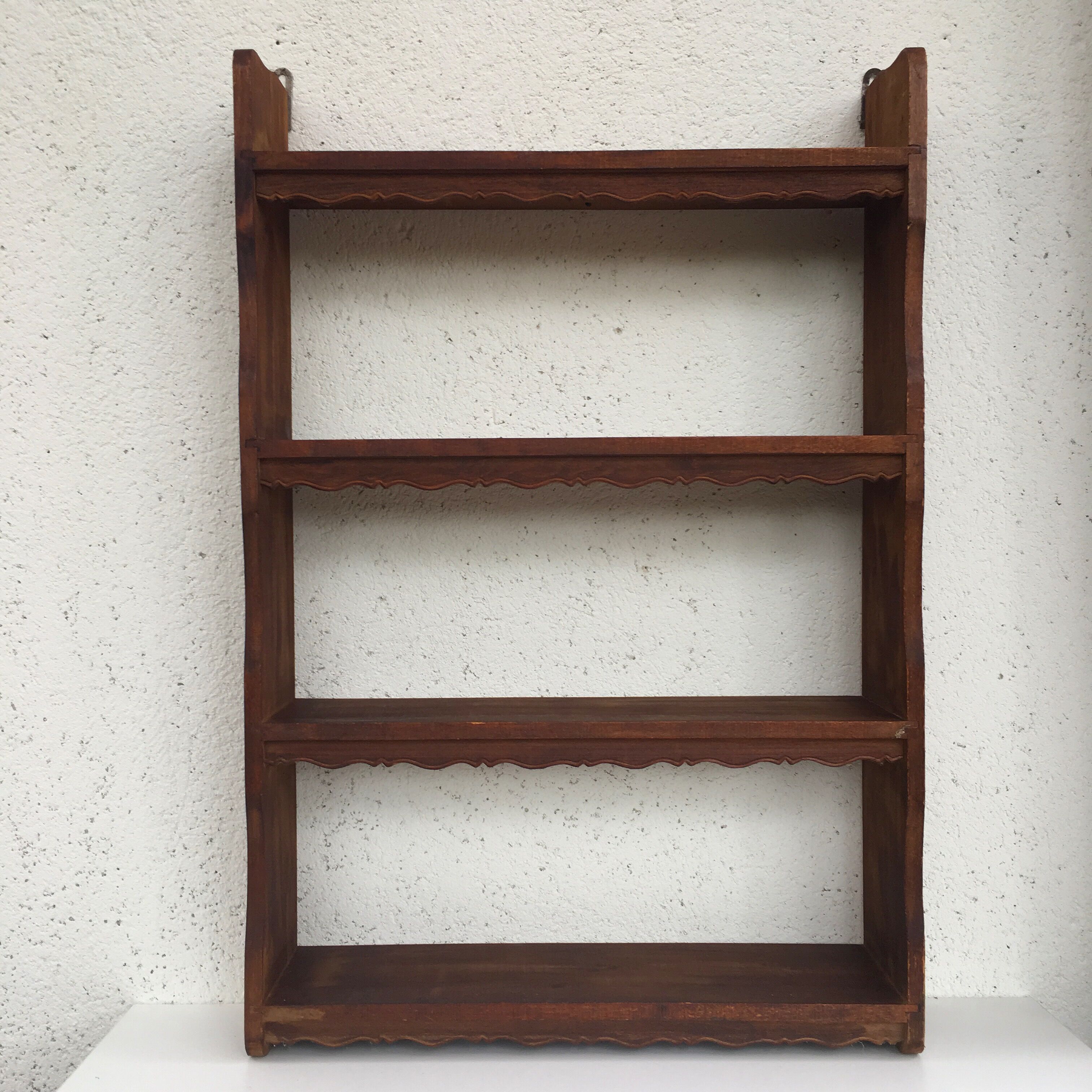 Large shelf wall in wood with friezes