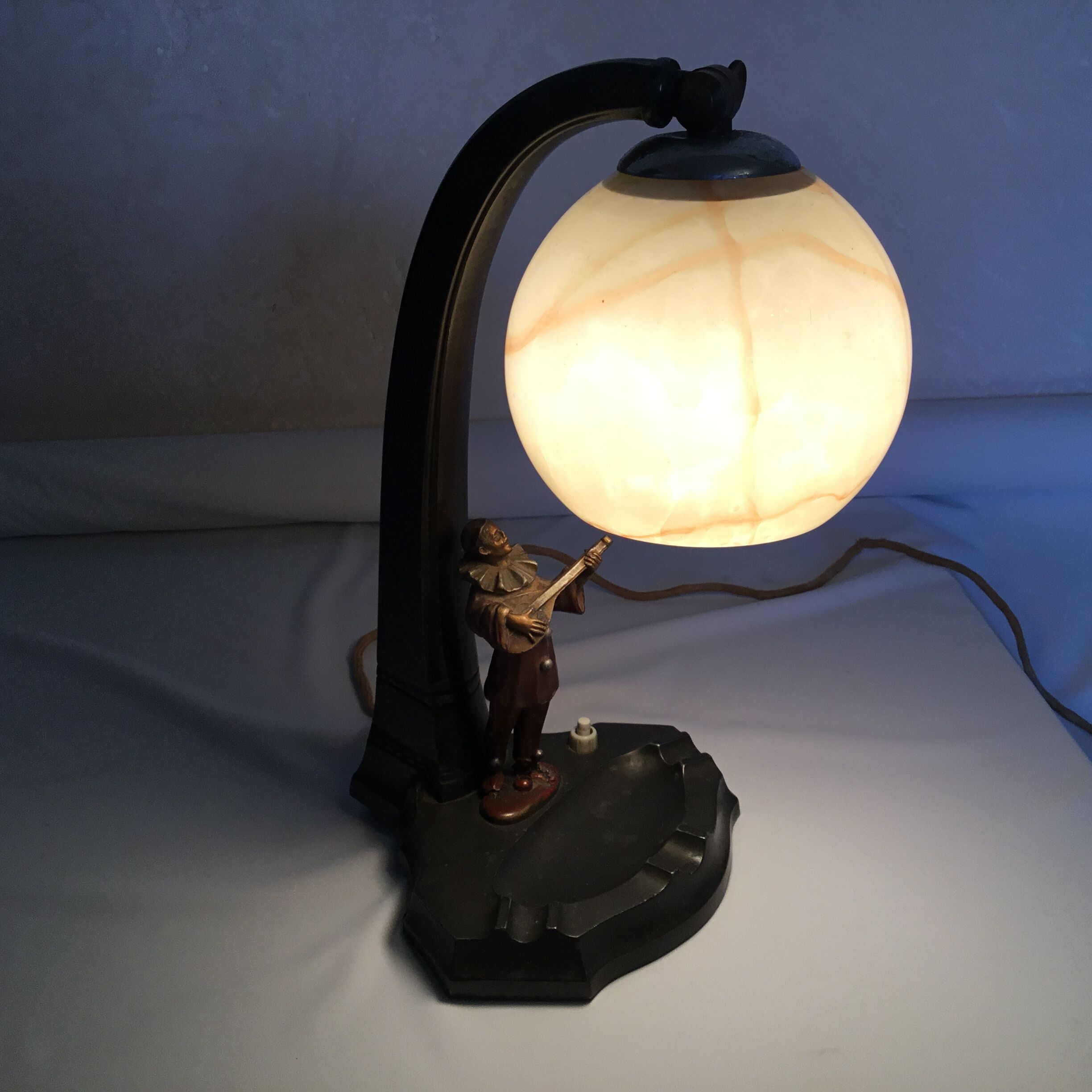 Nuremberg pierrot lead lamp