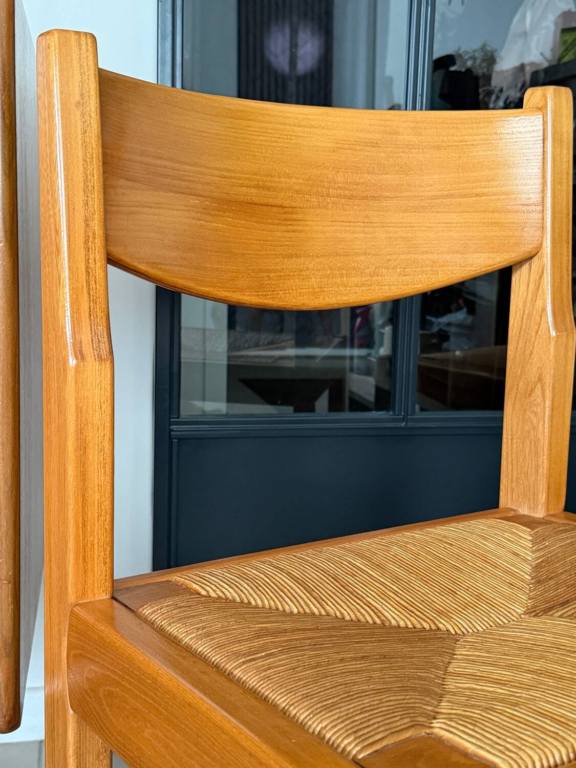 Pair of solid elm chairs with straw – Maison Regain, here