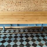 Farm table
