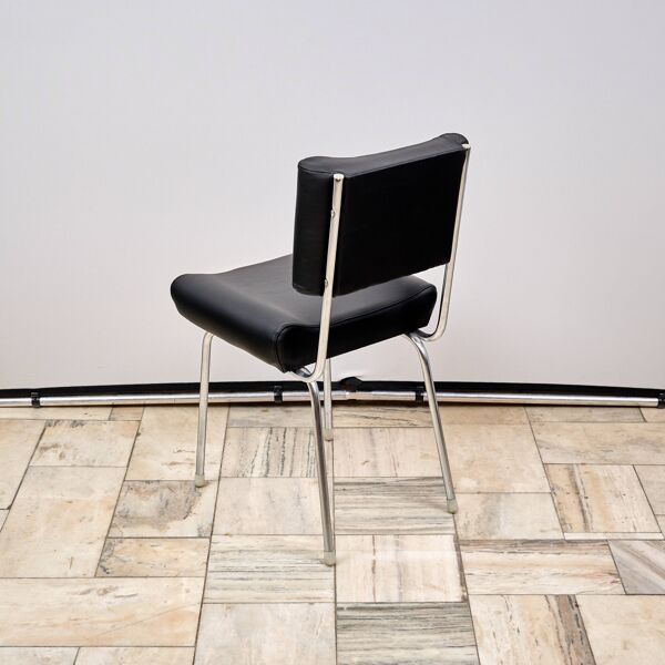 Chaise en cuir, pieds chromé, Tchécoslovaquie années 1970