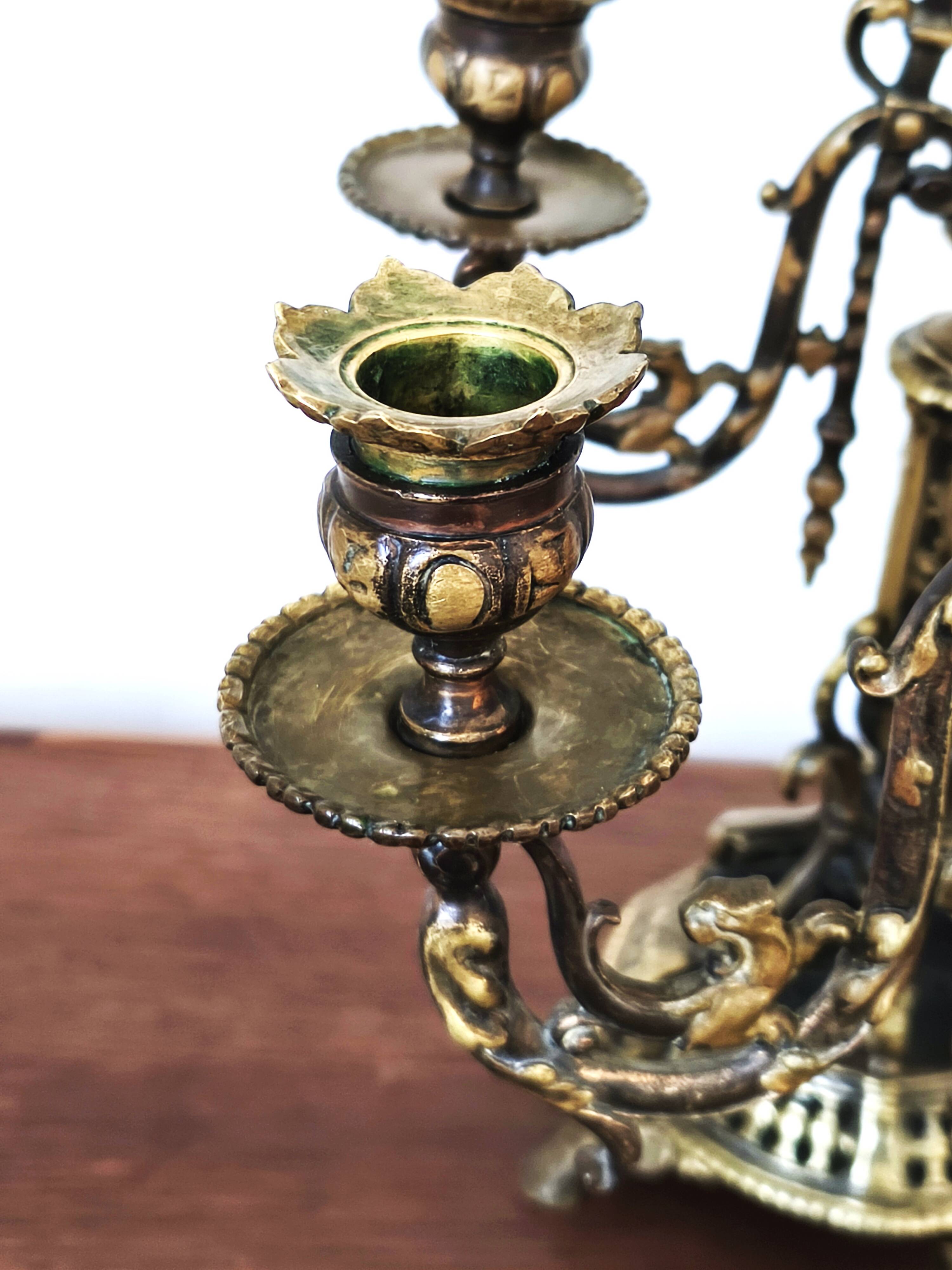 Paire de candélabres en bronze – style Napoléon III, fin XIXe – début XXe