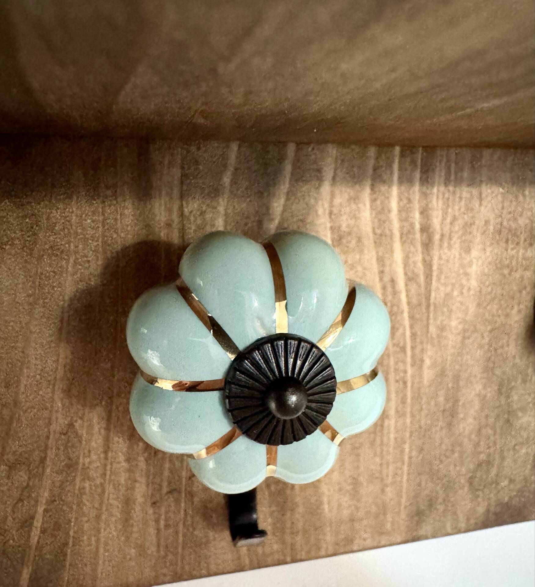 Wall key holder - entrance shelf - wall organiser