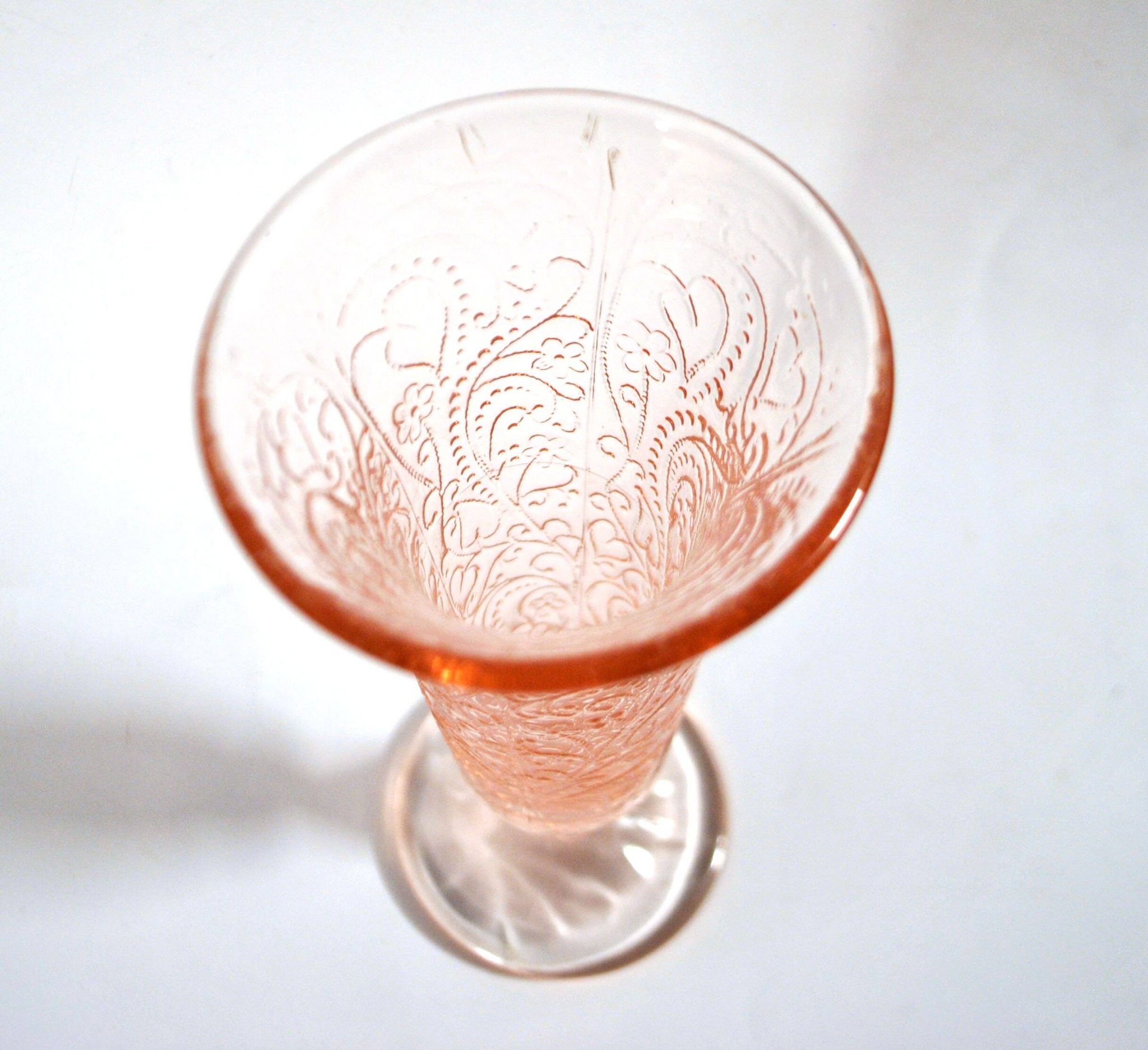 Vintage pink moulded glass cornucopia vase – bead and heart decoration