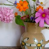 Water pitcher vase old décor daisies