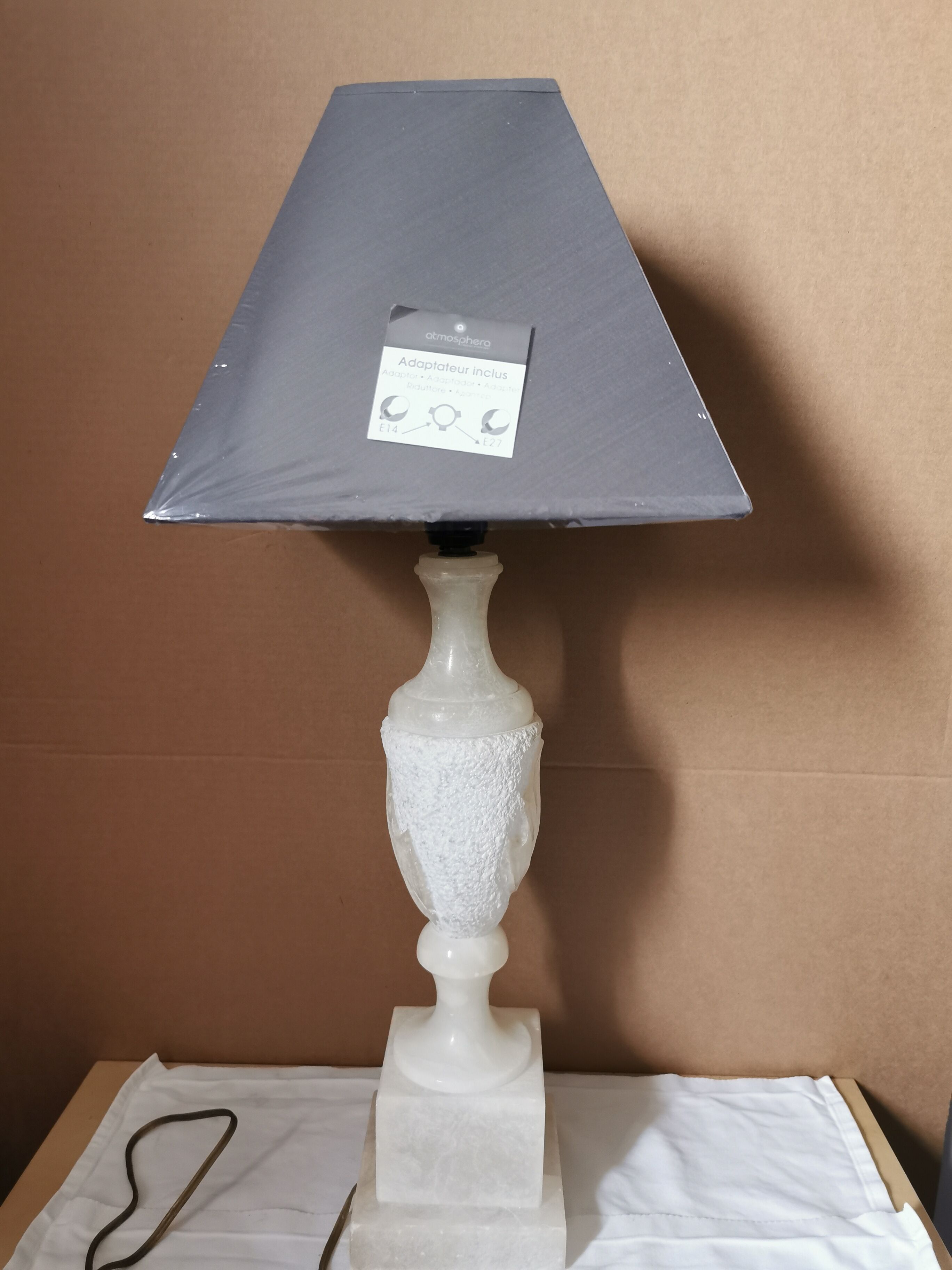 Table lamp